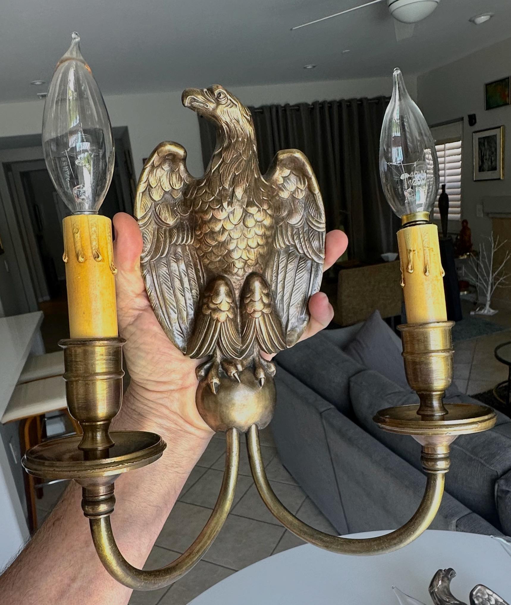 Paire d'appliques à l'aigle de style Feder par Sterling Bronze Co. en vente 2