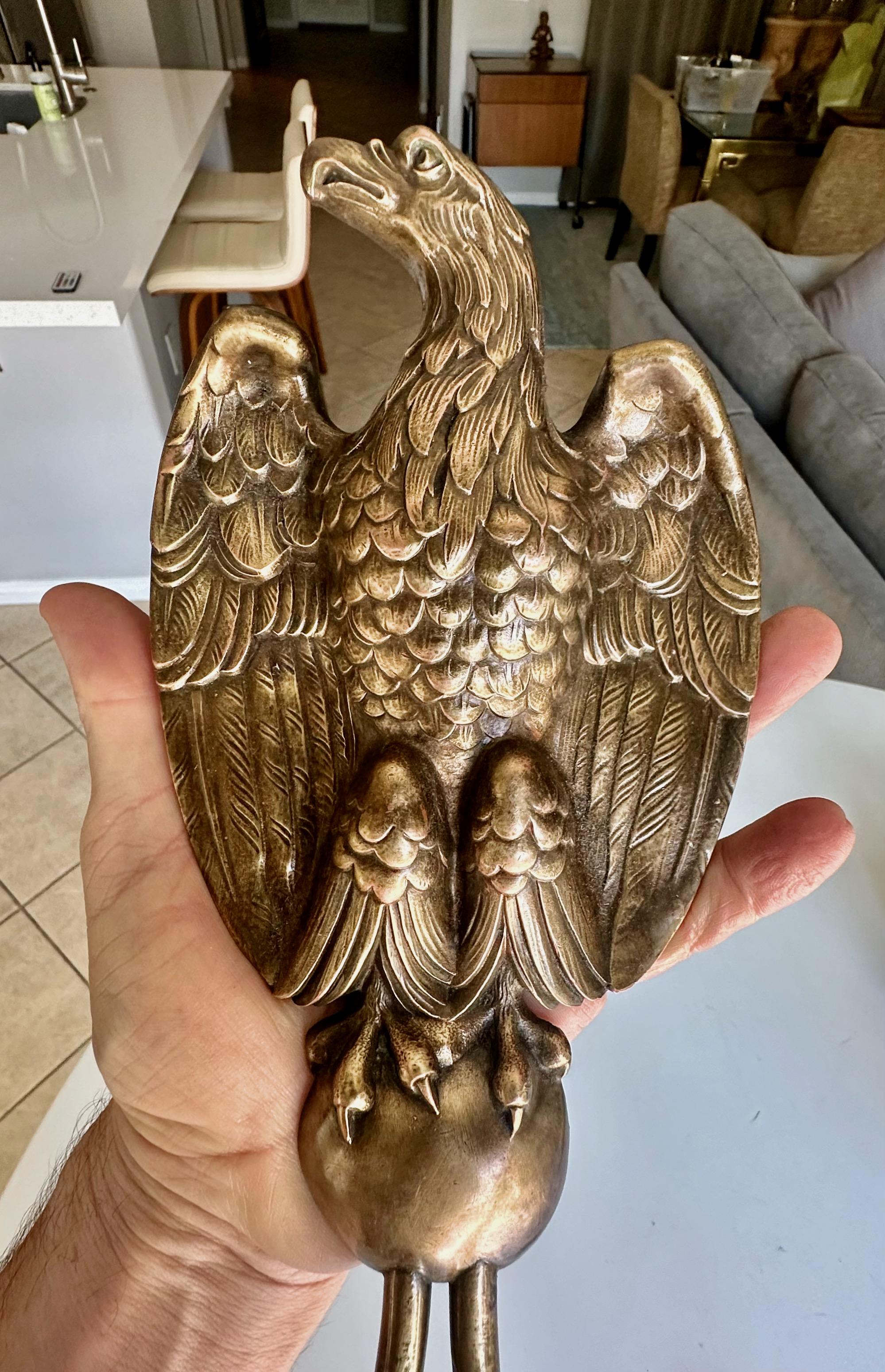 Paire d'appliques à l'aigle de style Feder par Sterling Bronze Co. en vente 3