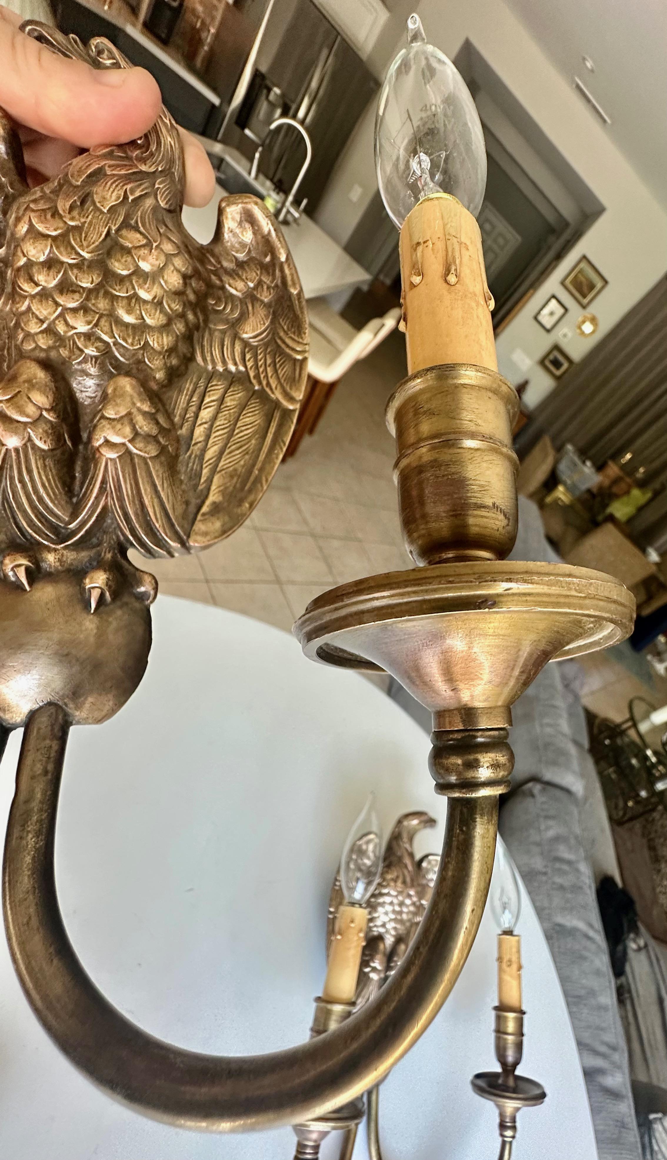 Paire d'appliques à l'aigle de style Feder par Sterling Bronze Co. en vente 4