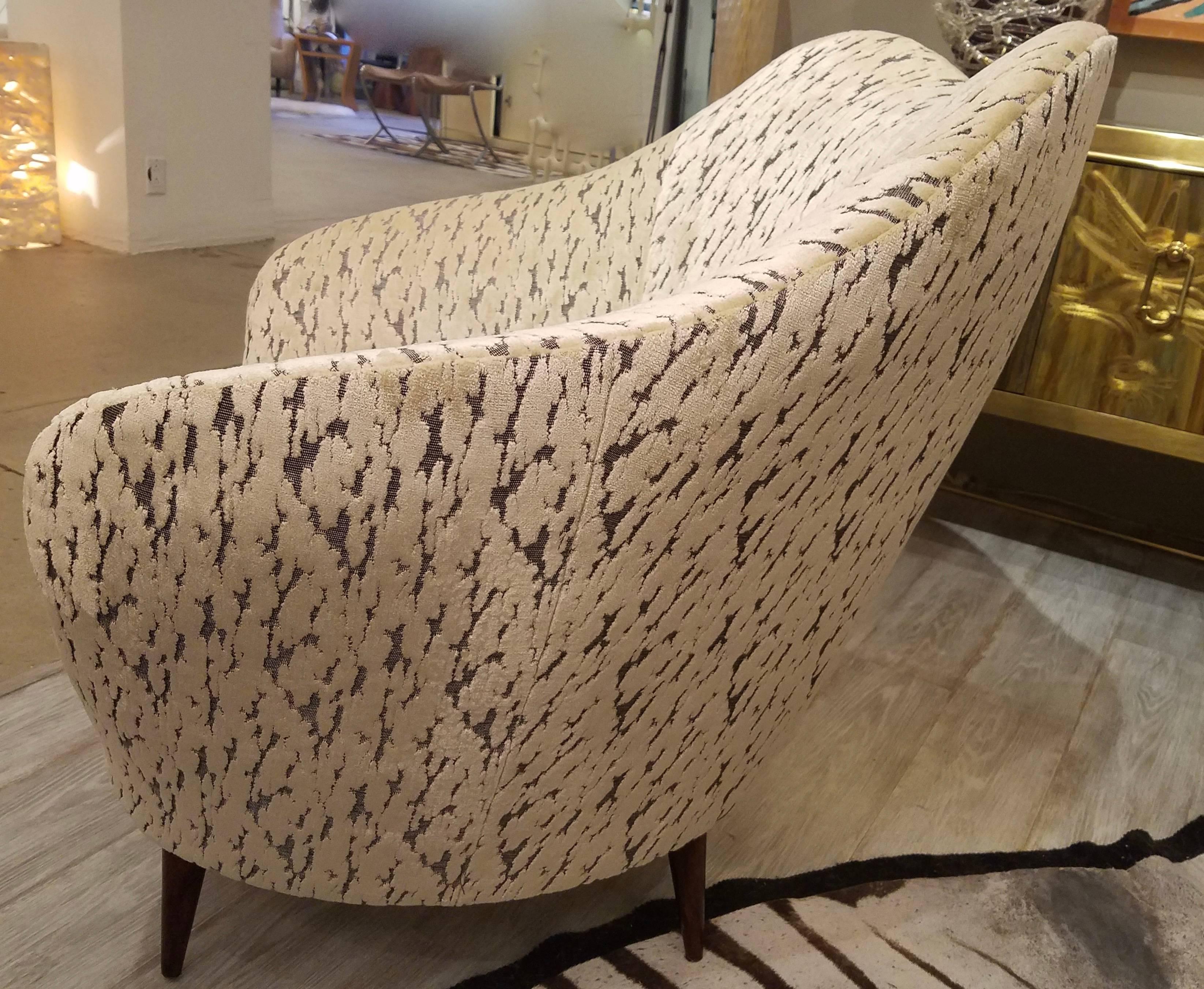 Mid-Century Modern Pair of Federico Munari Italian Midcentury Ivory & Charcoal Velvet Lounge Chairs