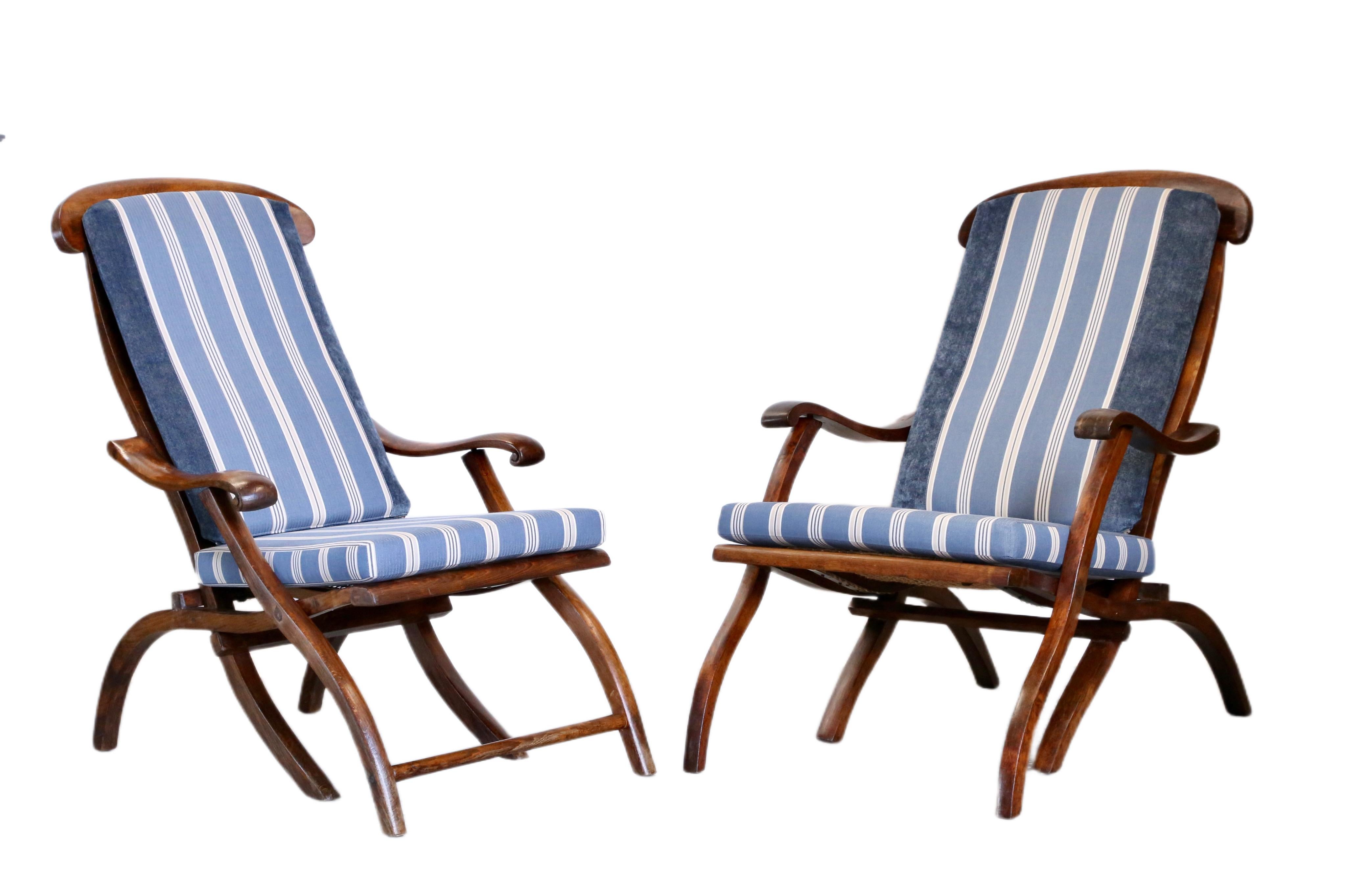British Pair Fine Early Victorian Walnut & Cane Folding Travel Steamer Chairs For Sale