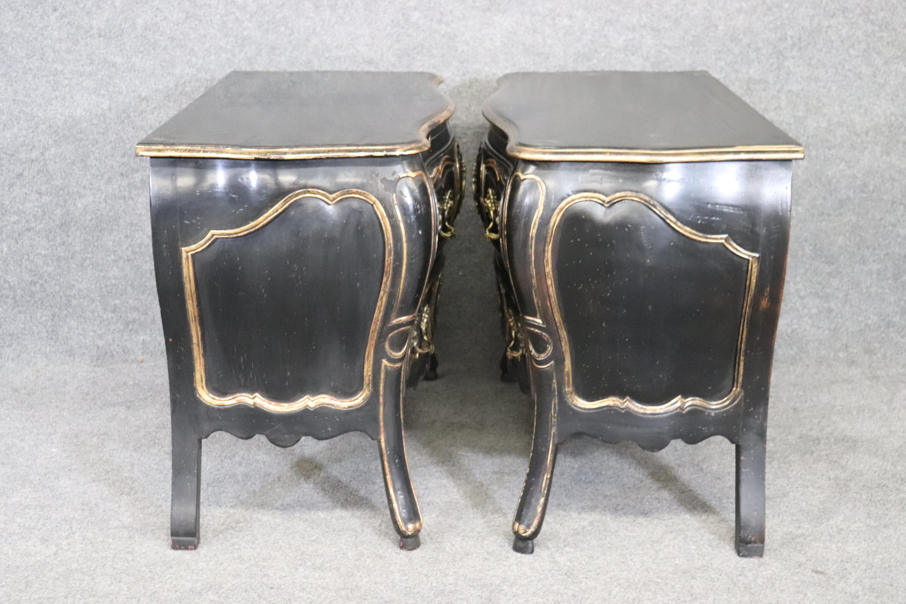 Mid-20th Century Pair Fine Quality Ebonized French Provincial Bombe Commodes Nightstands