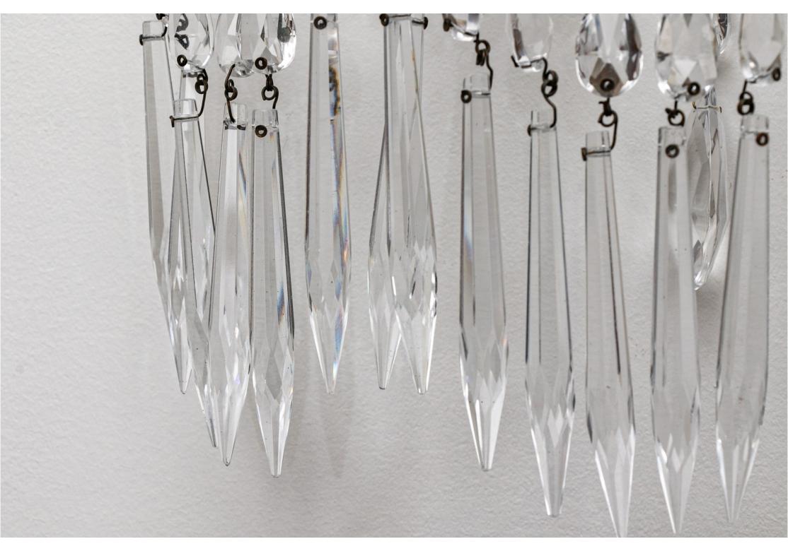 Par de Apliques de Cristal de Dos Luces Finos siglo XX en venta