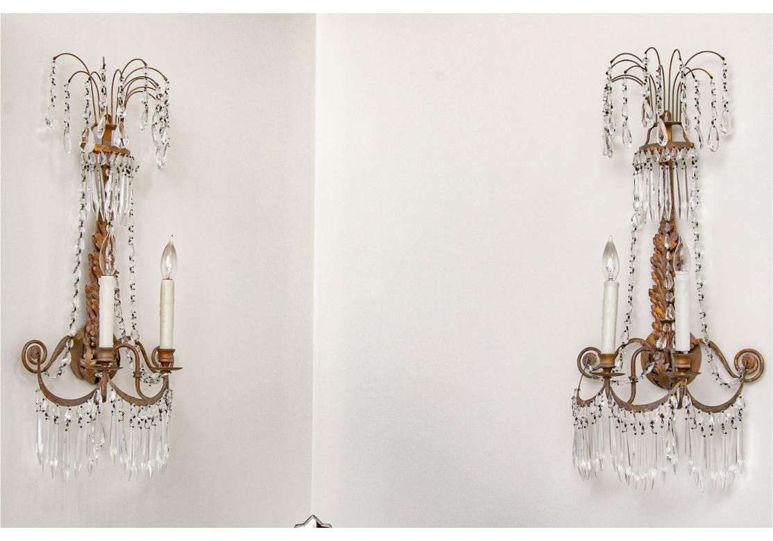 Par de Apliques de Cristal de Dos Luces Finos en venta 1