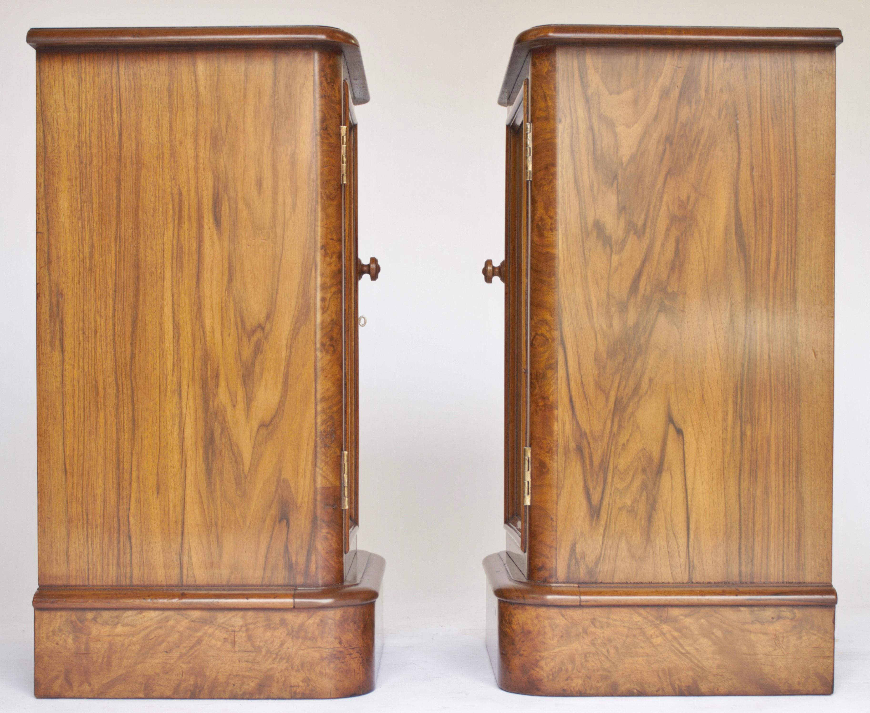 Mid-19th Century Pair Fine Victorian Burr Wanut Bedside Cupboards For Sale