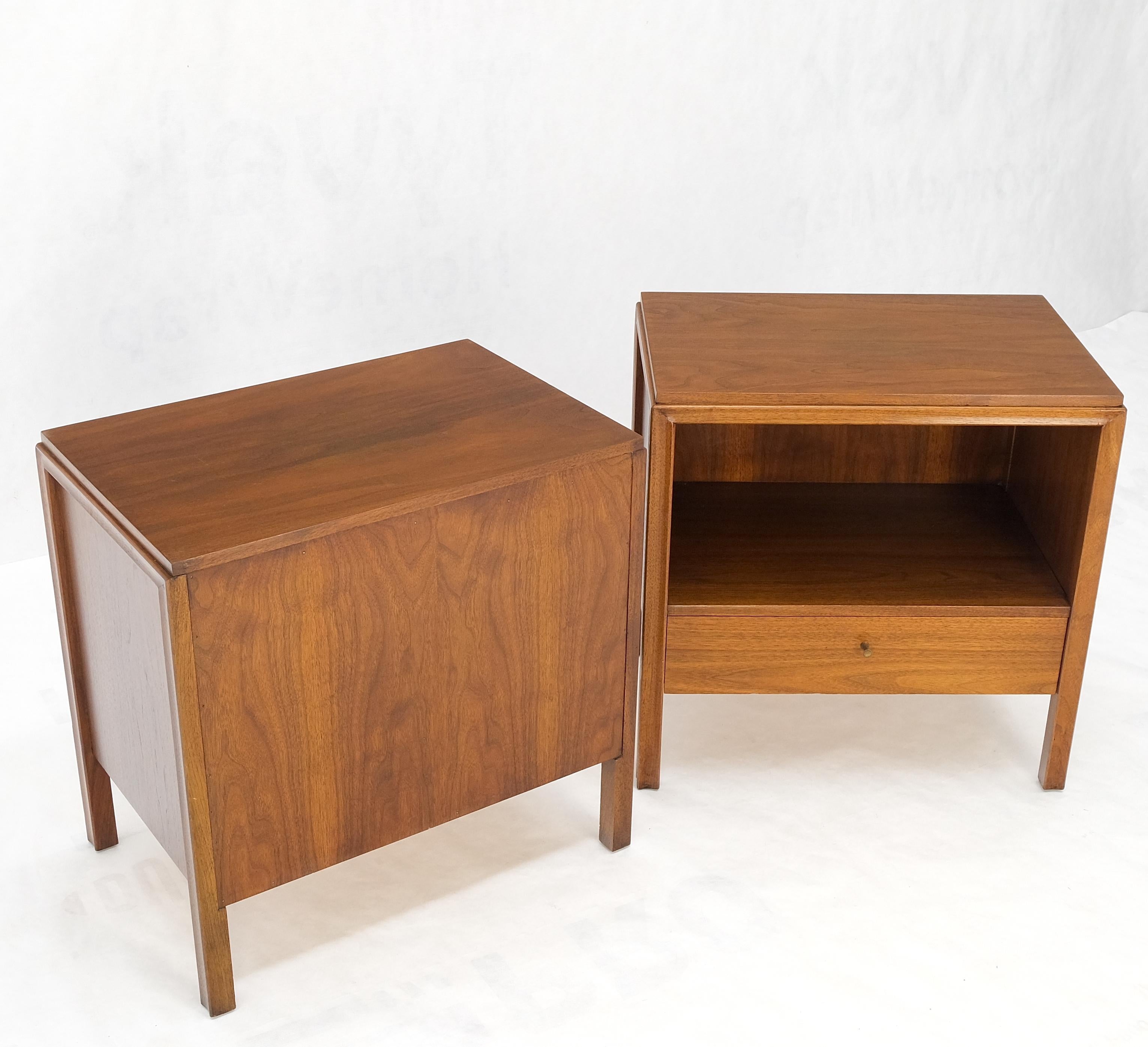 Pair Finished Back Danish Mid Century Modern One Drawer Walnut Night Stands MINT For Sale 5