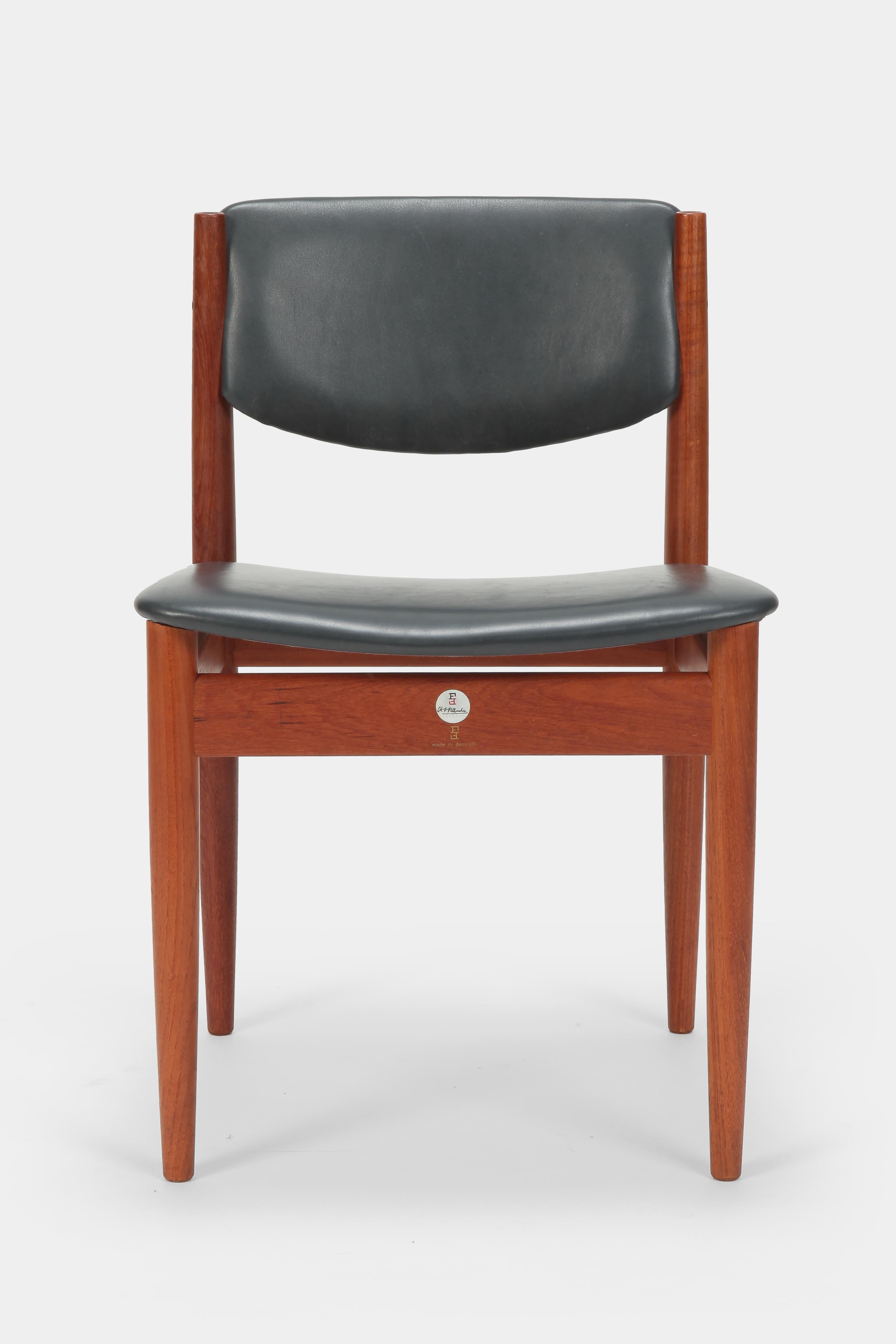 Pair Finn Juhl Model 197 Chairs Leather Teak, 1960s For Sale 1