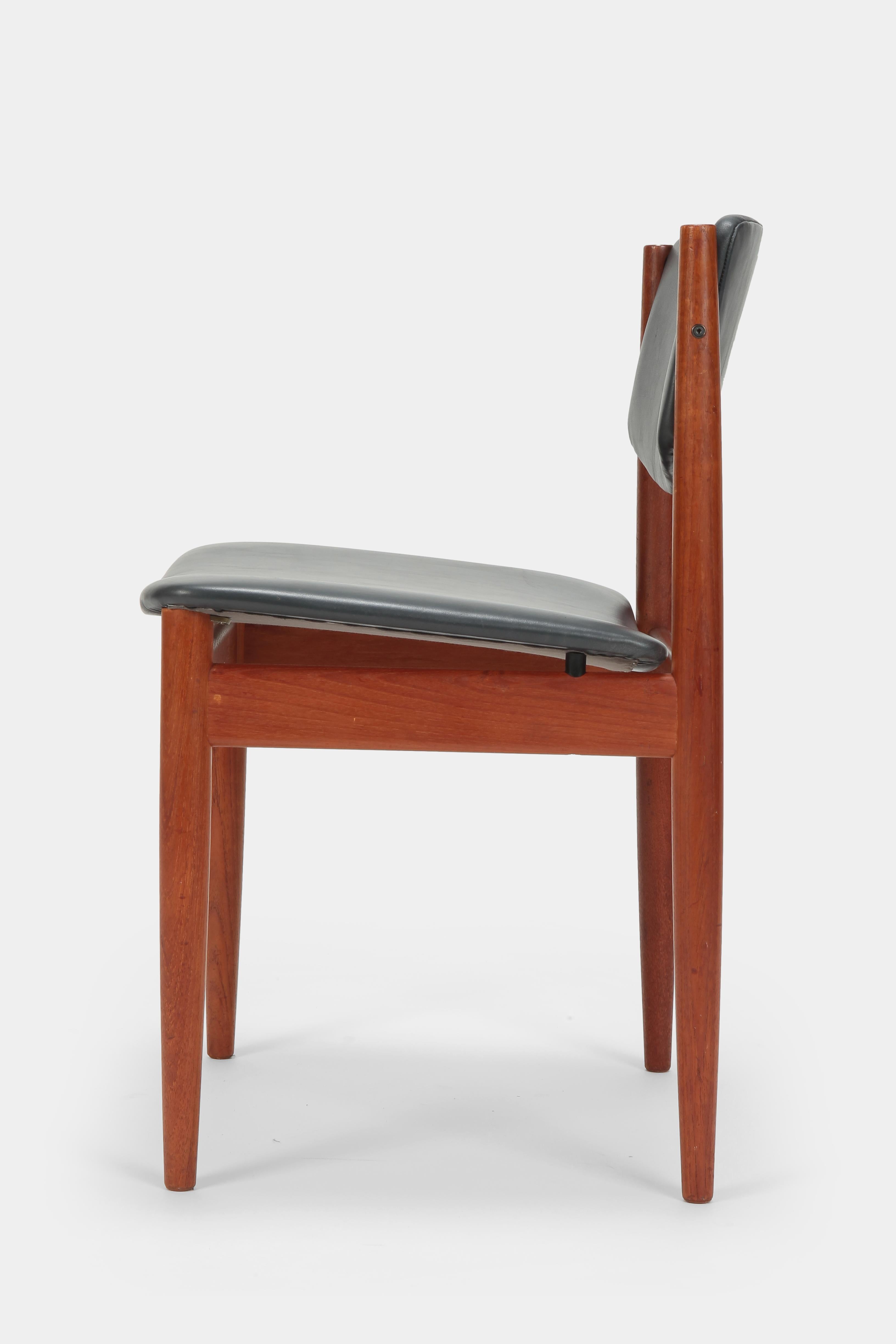 Pair Finn Juhl Model 197 Chairs Leather Teak, 1960s For Sale 2
