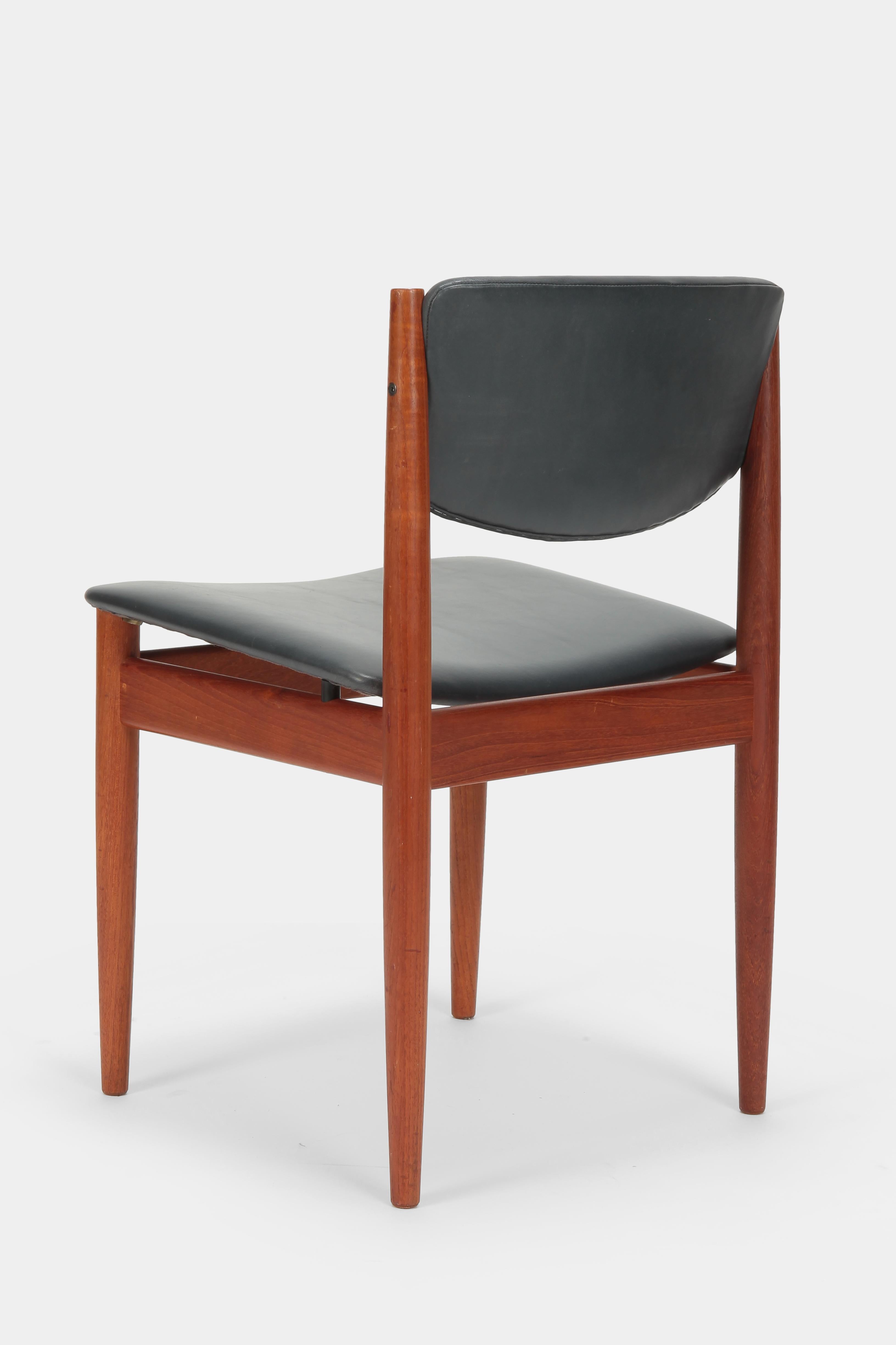 Pair Finn Juhl Model 197 Chairs Leather Teak, 1960s For Sale 3