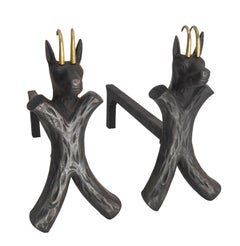 Paire de chenets de cheminée en fer forgé Chiens de feu Inspiration Ibex, France, c 1950