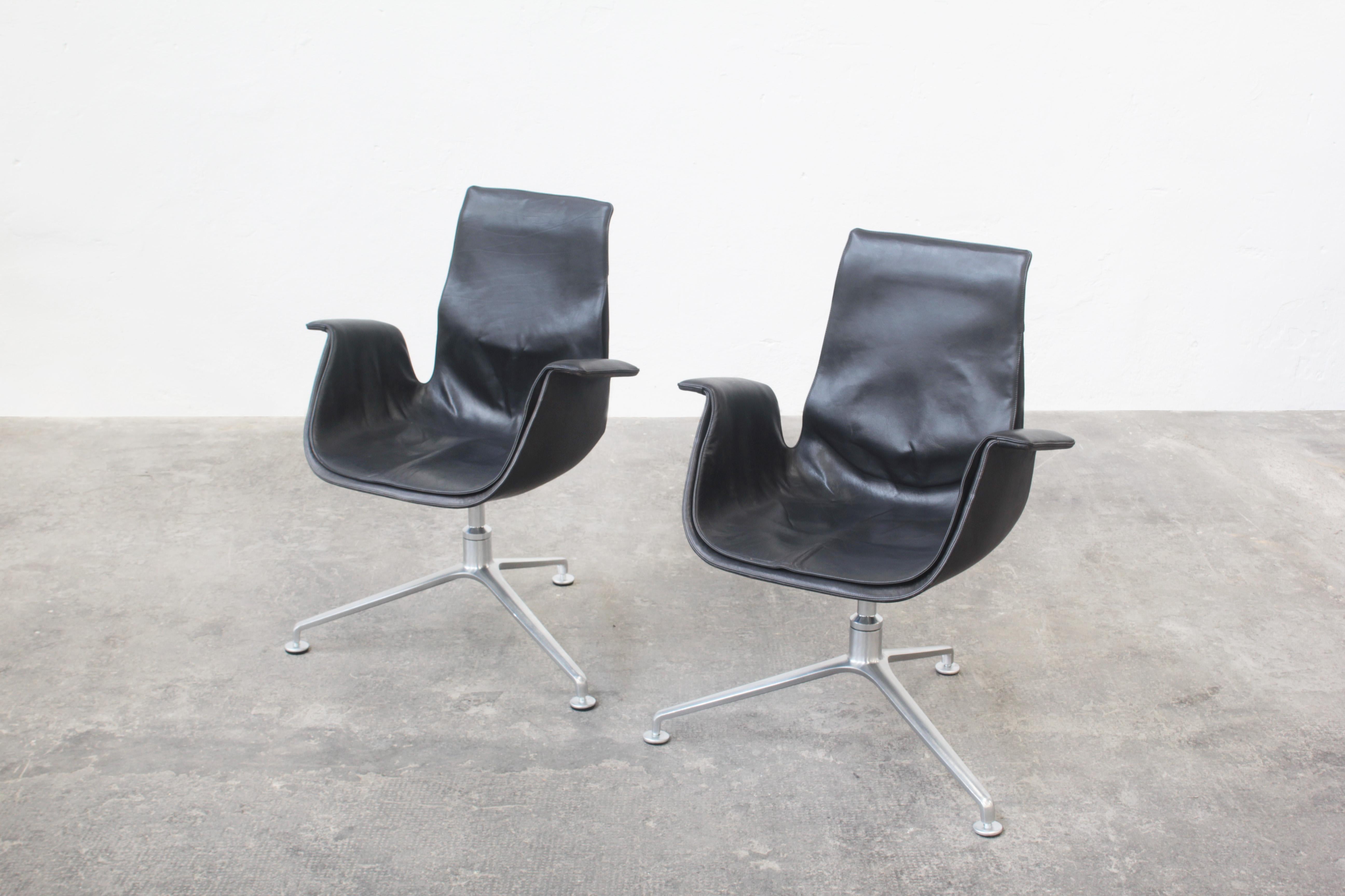 Pair of FK 6725 Tulip Chairs by Fabricius & Kastholm Kill International 2