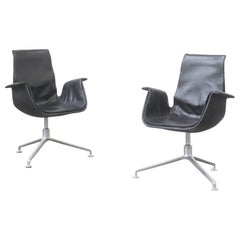 Pair of FK 6725 Tulip Chairs by Fabricius & Kastholm Kill International