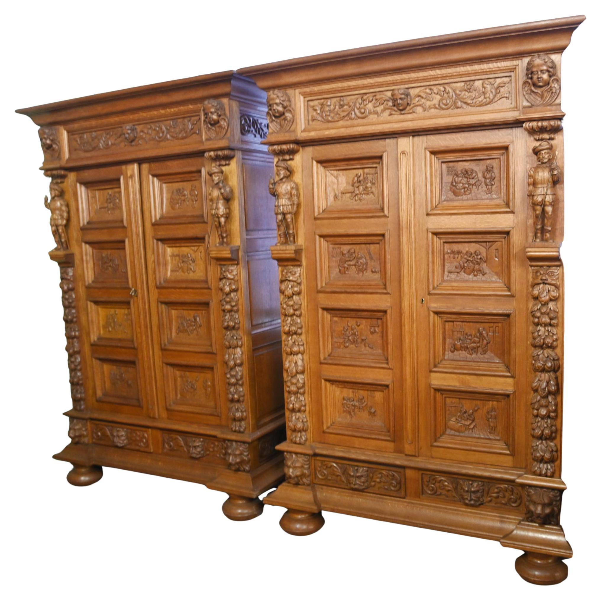 Paire d'armoires sculptées Flemish Armoires penderies Oak 1840 en vente
