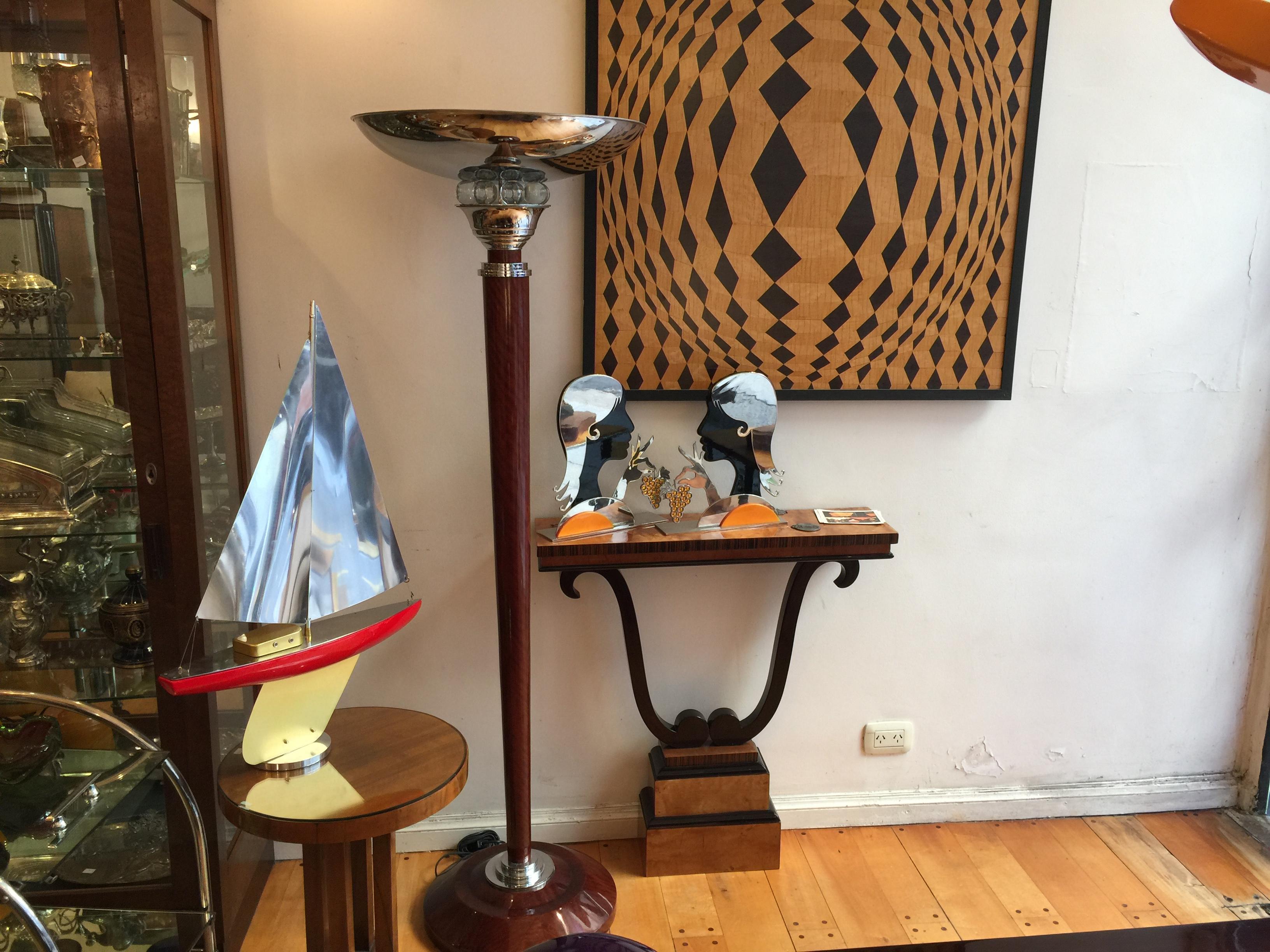 Paire de lampadaires Art Déco 1920, France, Matériaux : Bois, chrome et verre  en vente 9