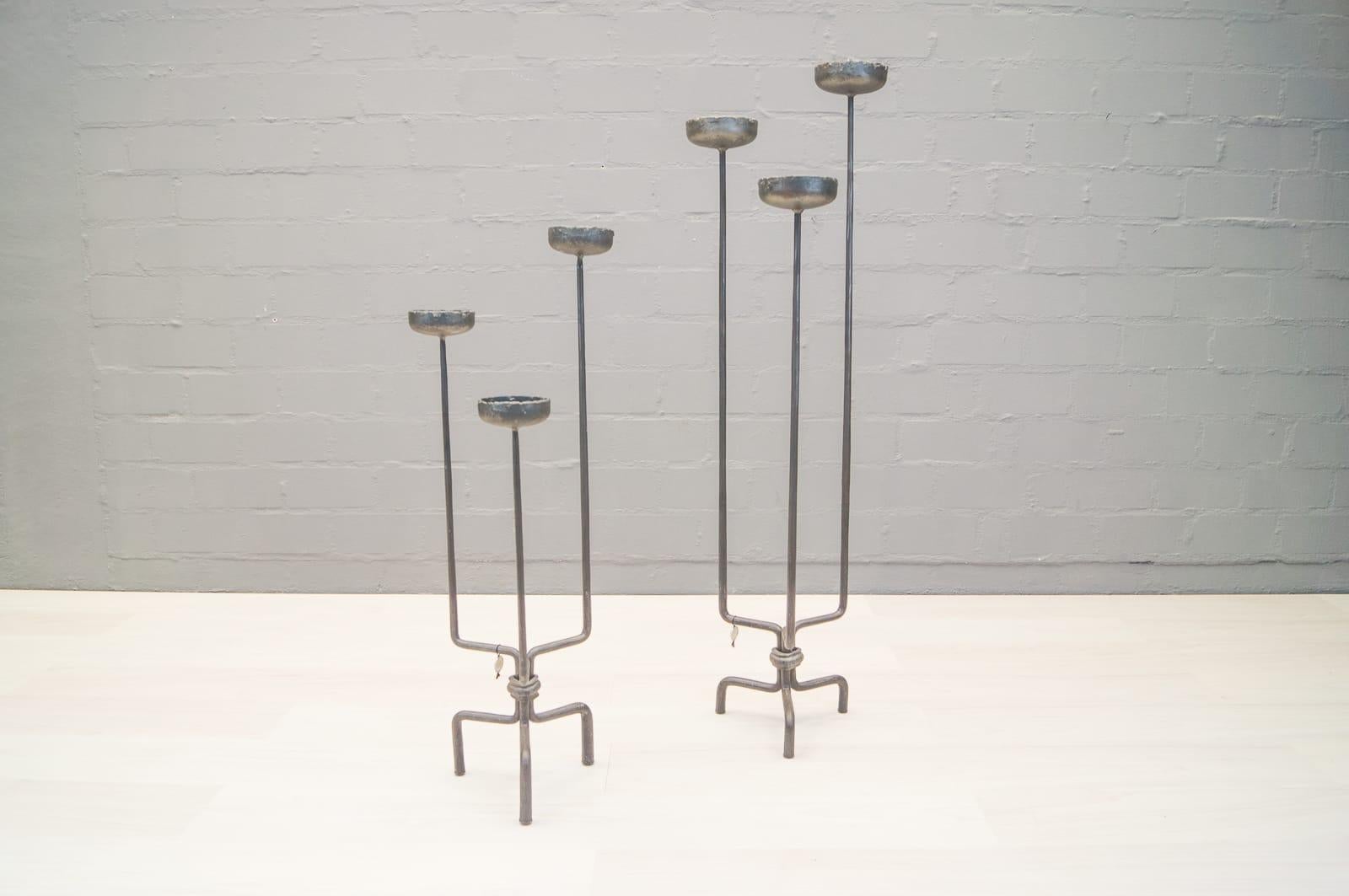 Wrought candleholders in iron by Manfred Bredohl for Bredohl Design Vulkanschmiede.

These two candleholders measure 94 and 125 cm in height and 34-38 cm in width. Good condition. 

 
