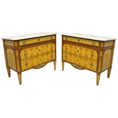 Paire de commodes à dessus en marbre travertin peint à motifs floraux par E.J. Victor