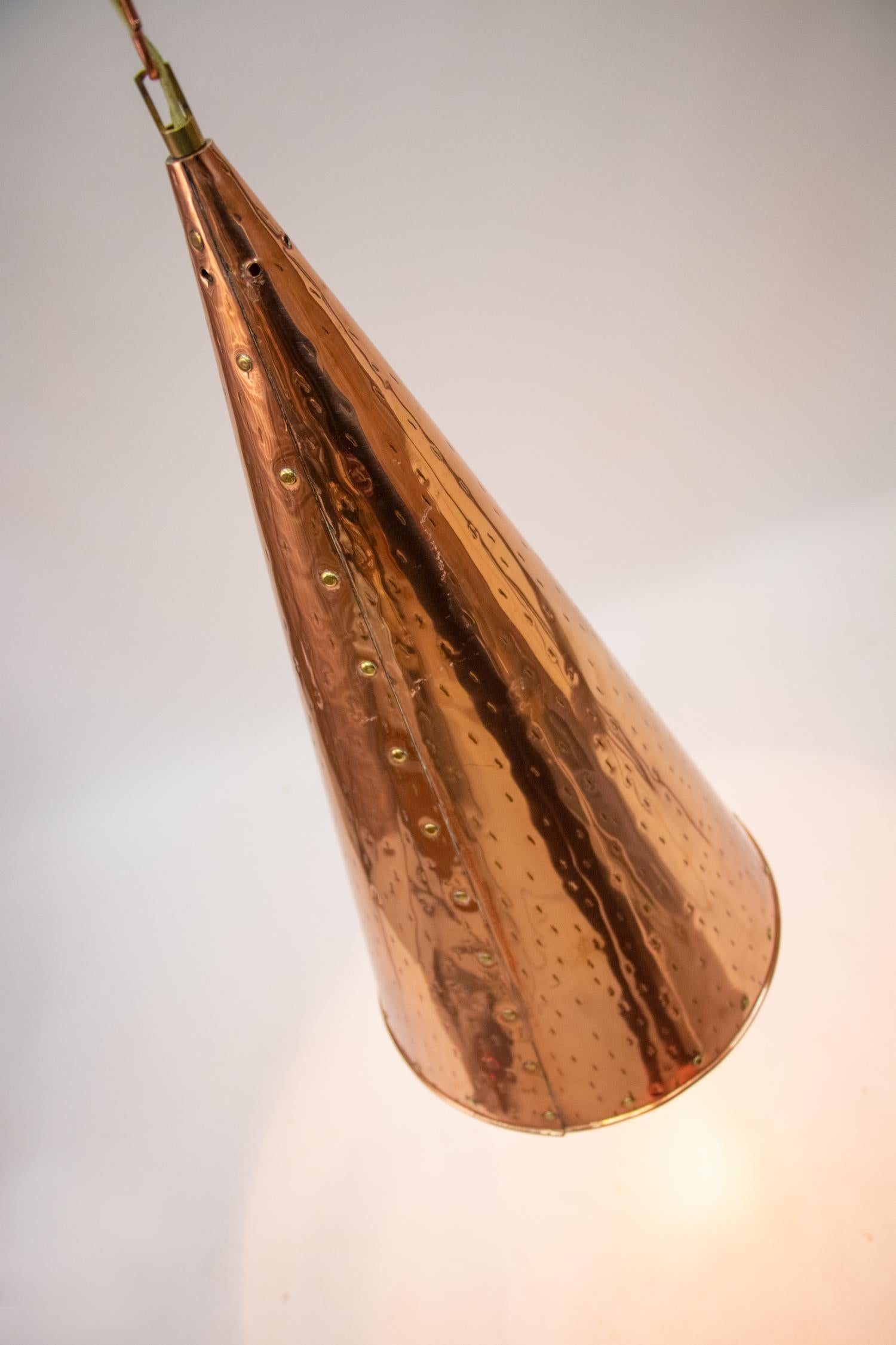Mid-20th Century Pair of Danish Hammered Copper Cone Pendant Lamps by E.S Horn Aalestrup, 1950s For Sale