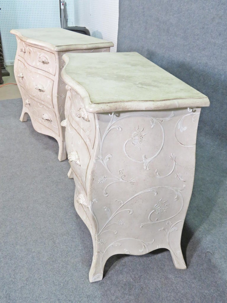 Pair Foral Painted White Decorated Gustavian Style Bombe Commodes Nightstands For Sale 2