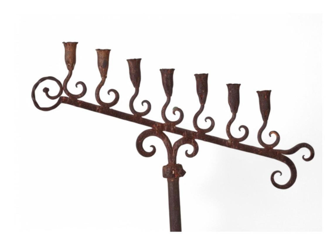 Néo-Renaissance Paire de torchères en fer forgé en vente