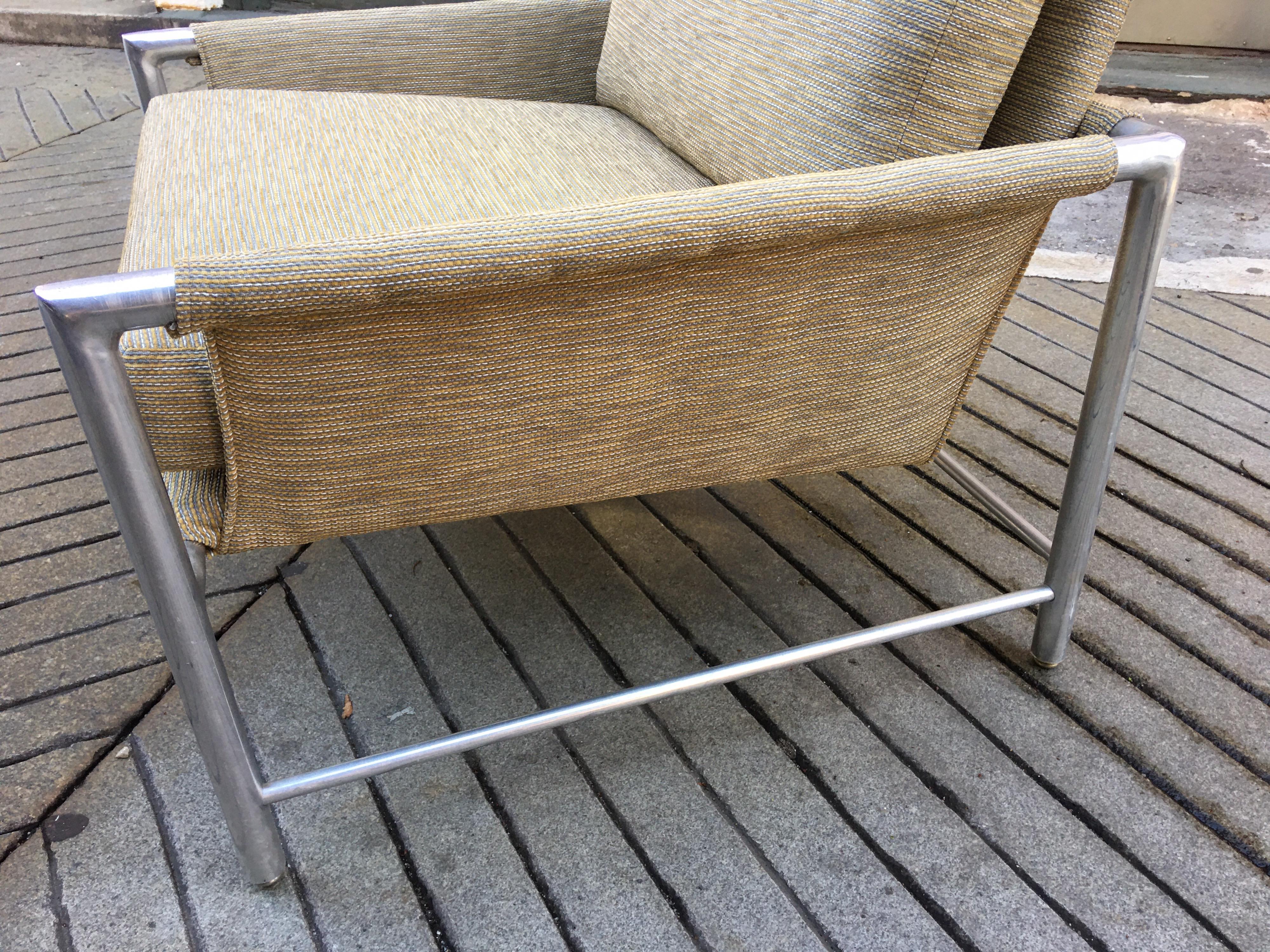Pair of Founders Aluminum Lounge Chairs 4