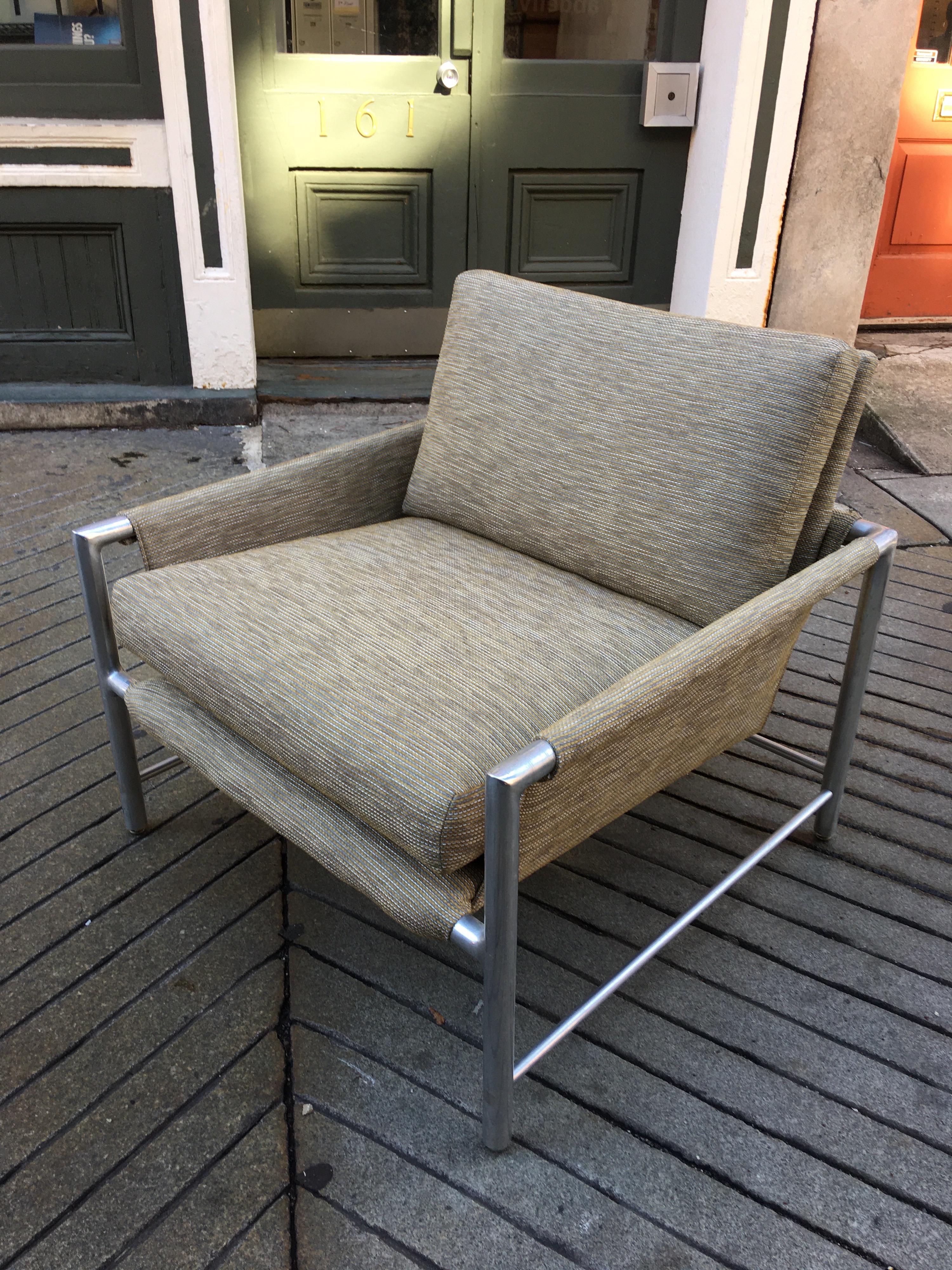 Pair of Founders Aluminum Lounge Chairs 3