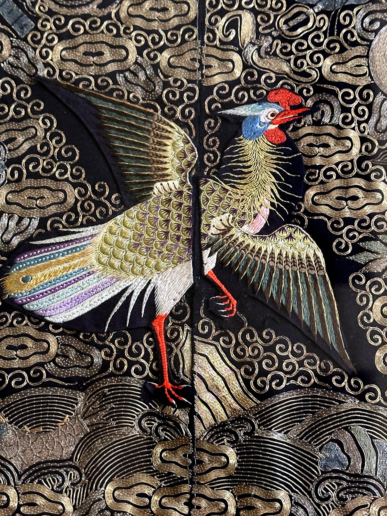 Paire d'encadrements Superbe insigne de troisième rang brodé en forme de paon de la dynastie chinoise Qing en vente 7