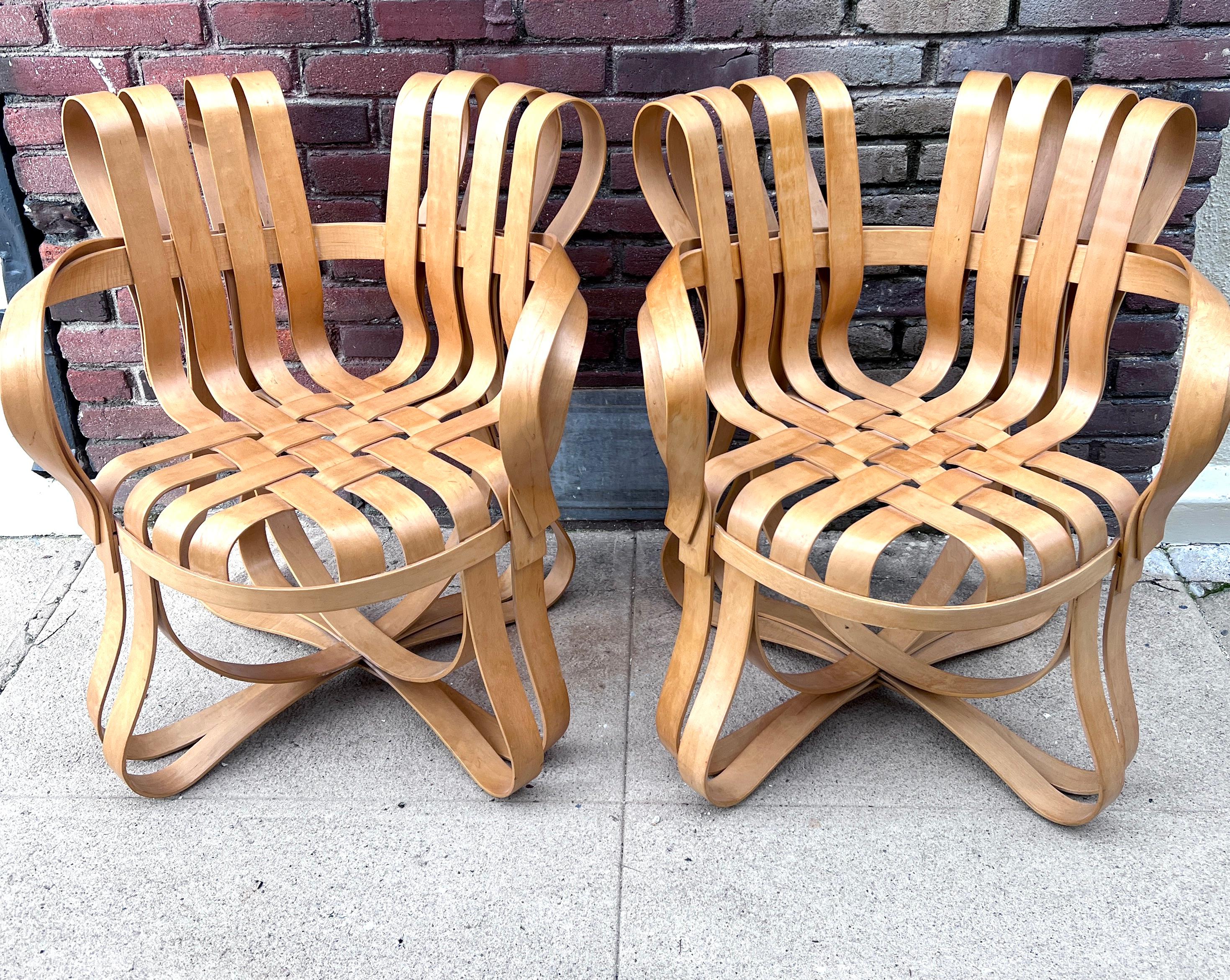Pareja de sillas Frank Gehry Cross Check Bent Maple para Knoll Hecho a mano en venta