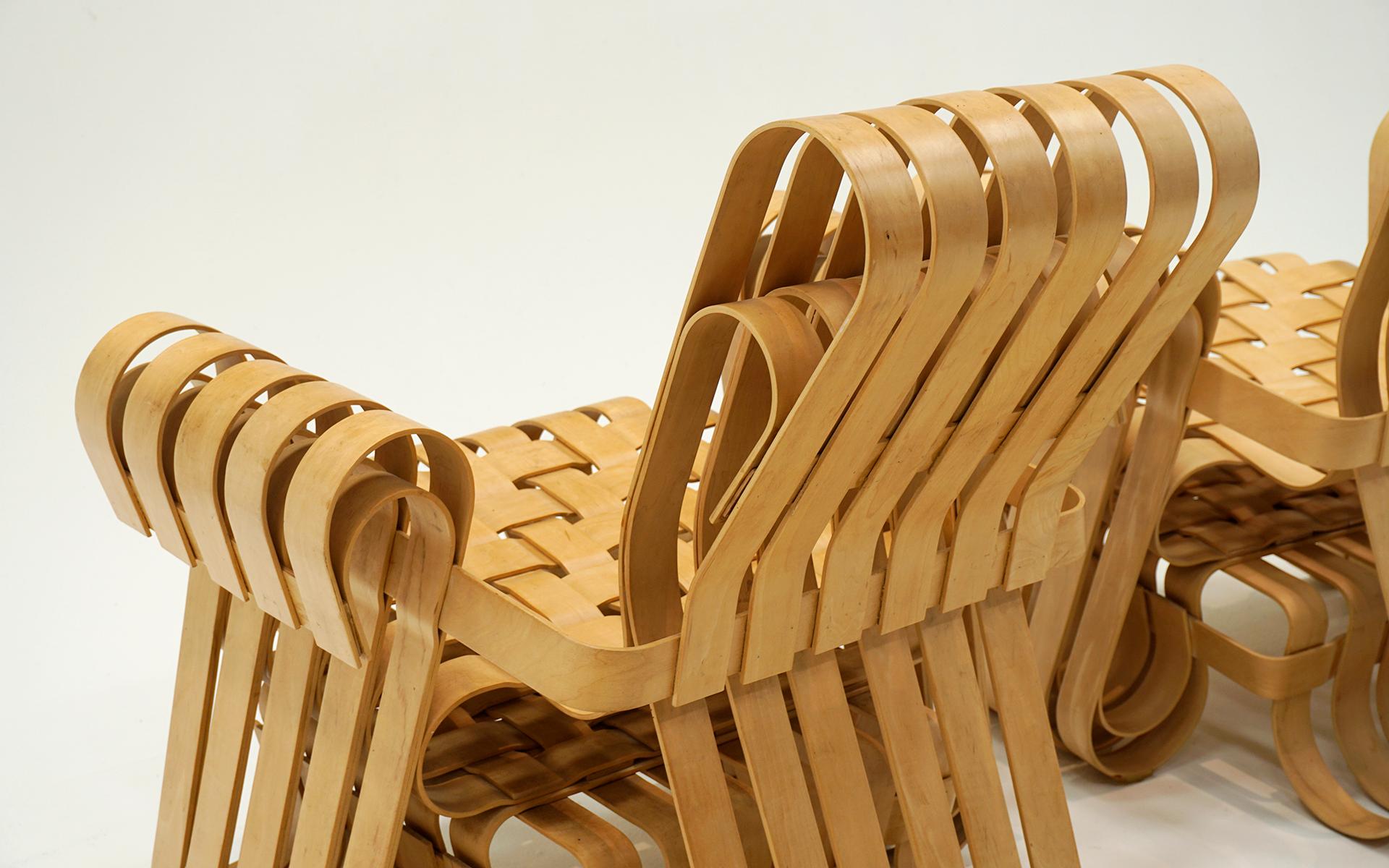 Coppia di sedie e ottomane Power Play di Frank Gehry per Knoll, firmate, ottime condizioni in vendita 2