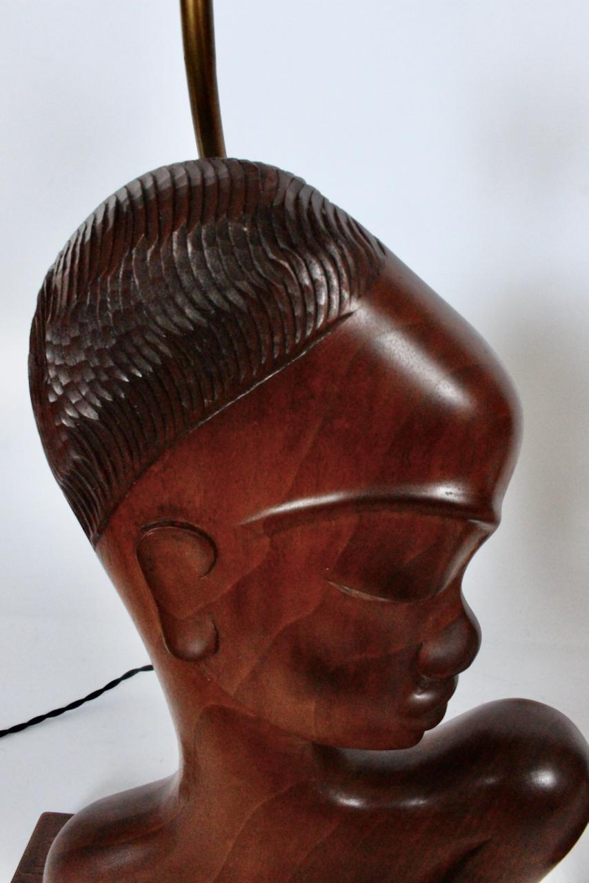 Paire de lampes de bureau en acajou avec buste de gresseur africain Franz Hagenauer, années 1920 en vente 4