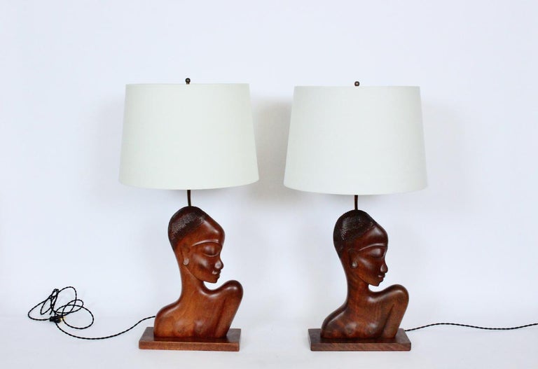 Paire de lampes de bureau en acajou avec buste de gresseur africain Franz  Hagenauer, années 1920 En vente sur 1stDibs | lampe de chevet africaine