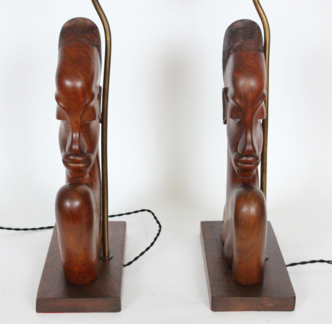 Paire de lampes de bureau en acajou avec buste de gresseur africain Franz Hagenauer, années 1920 en vente 1