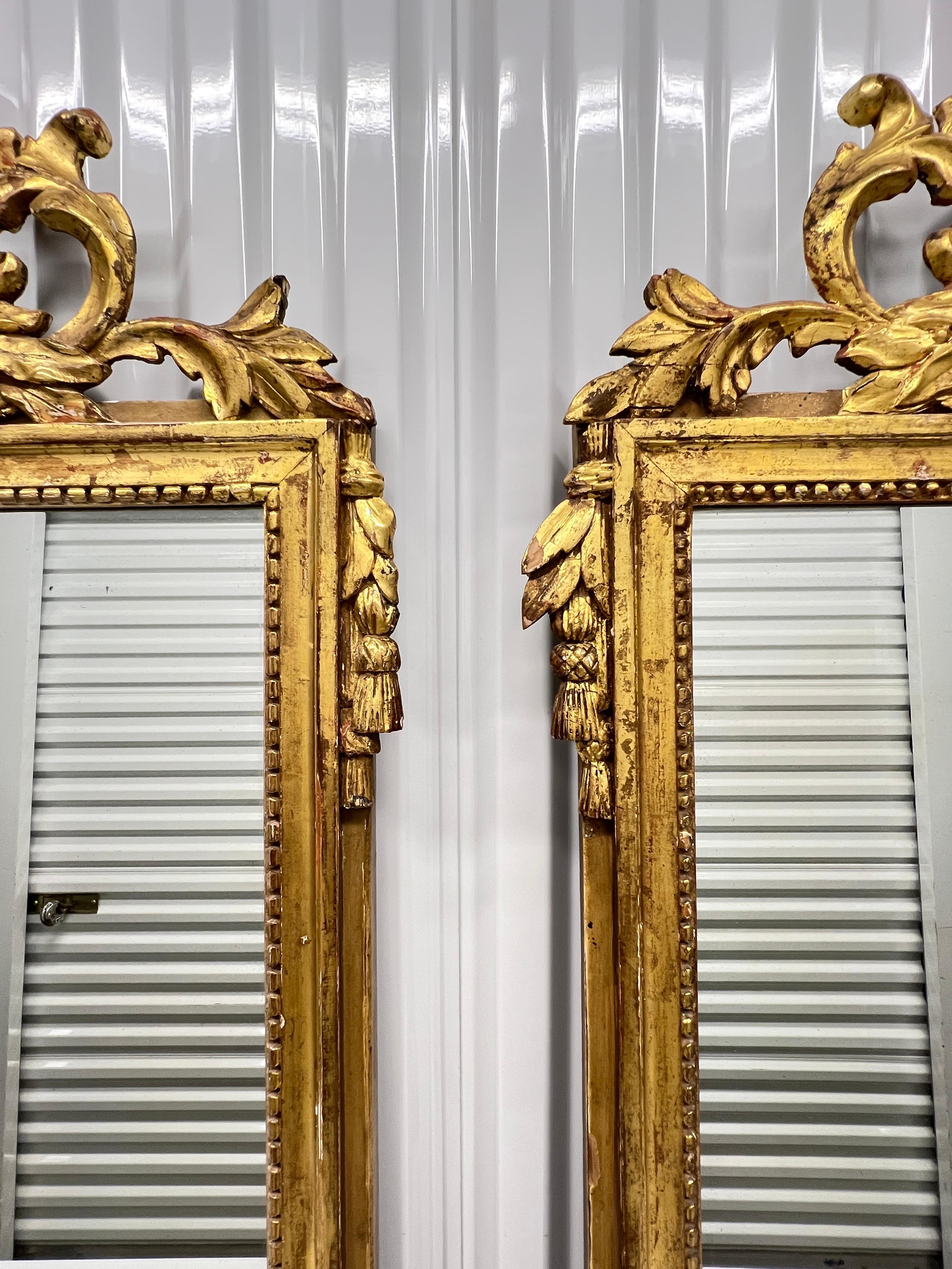 Paar französische Louis-XVI-Giltwood-Spiegel aus dem 18. (Louis XIV.) im Angebot