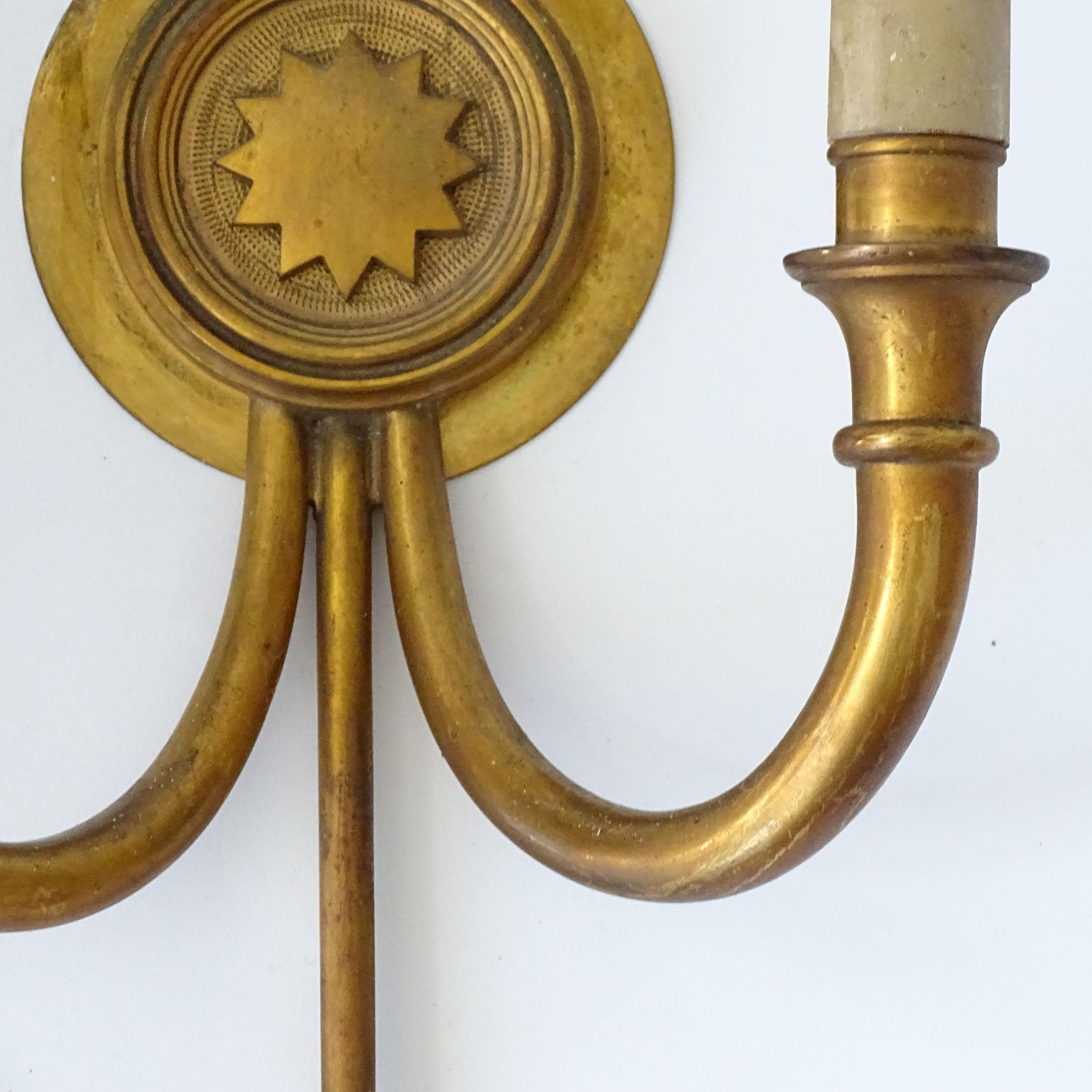 Mid-20th Century Pair French 1940s Neo-classic arrow shaped brass wall lamps For Sale