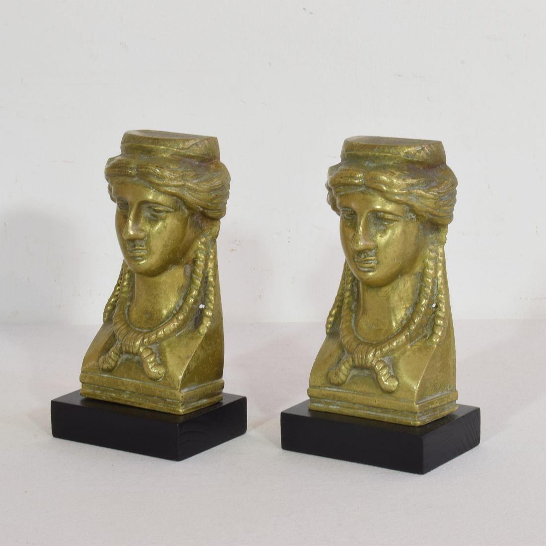 Pair French 19th Century Bronze Empire Style Head Ornaments In Good Condition In Buisson, FR