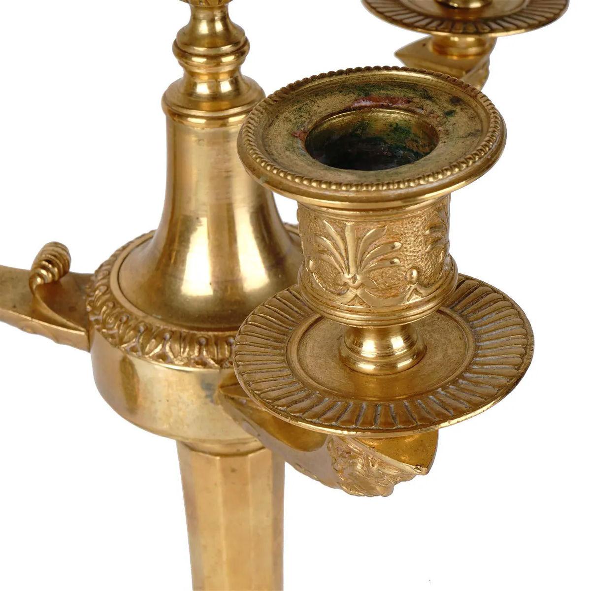 Paire de chandeliers en bronze doré de style Empire du XIXe siècle en vente 1