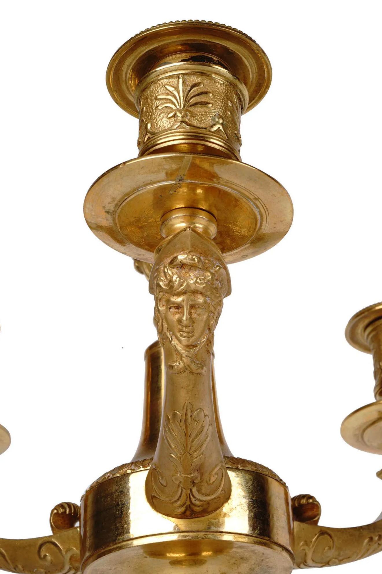 Paar französische vergoldete Bronze-Kandelaber im Empire-Stil des 19. Jahrhunderts im Angebot 4