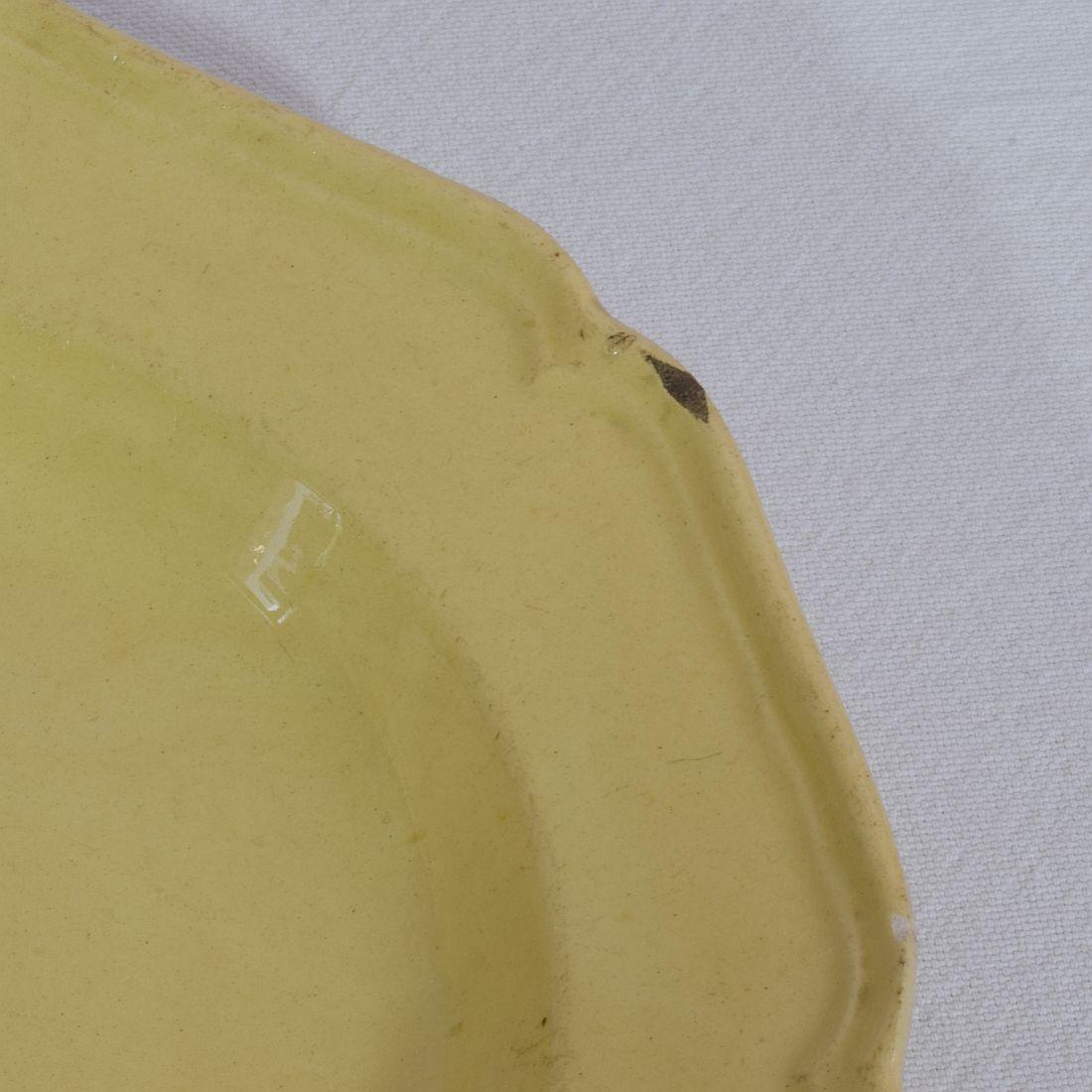 Pair French, 19th Century Glazed Earthenware Plates im Angebot 3