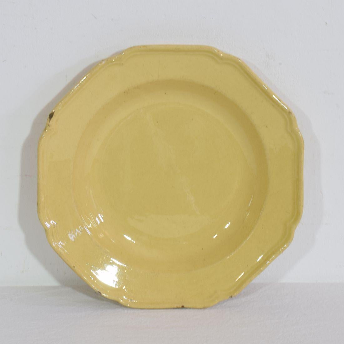 Pair French, 19th Century Glazed Earthenware Plates (Tonware) im Angebot