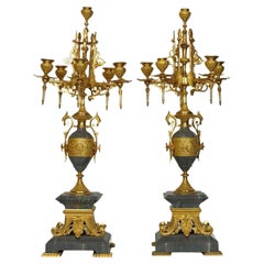 Coppia di candelabri neogreci francesi del XIX secolo in bronzo dorato e marmo Bleu Turquin