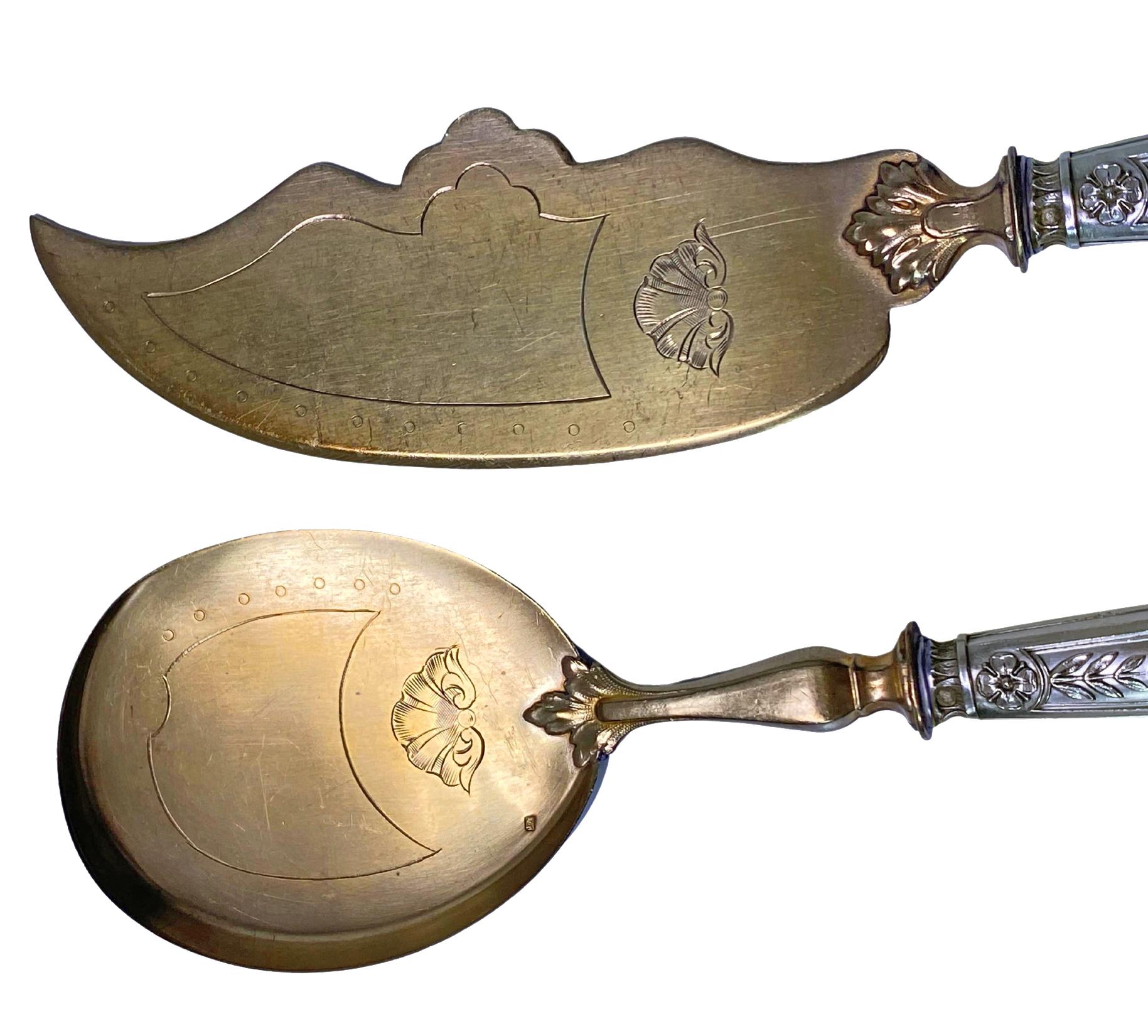 20th Century Pair French 1st standard Silver Fruit and Cake Servers C.1920. For Sale