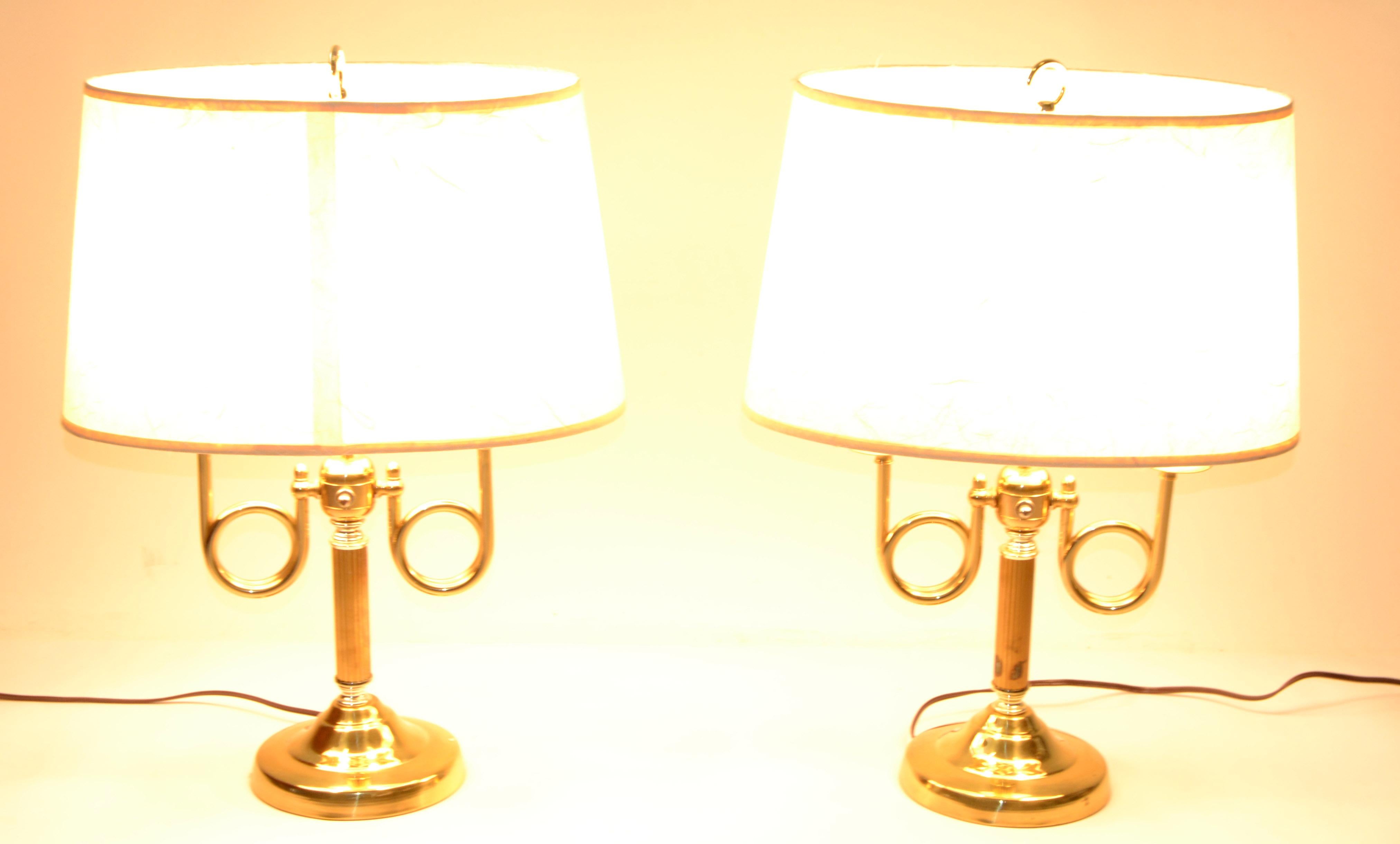 Pair French Alsy Vintage Solid Brass 2 Arm Trumpet Horn Bouillotte Lamp Shades In Good Condition For Sale In Miami, FL