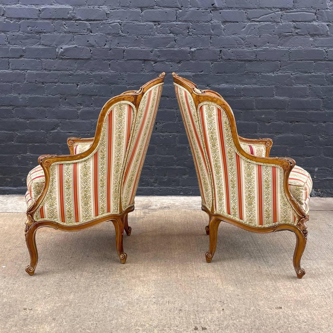 Pair French Antique Hand Carved Gilded Armchairs In Good Condition For Sale In Los Angeles, CA