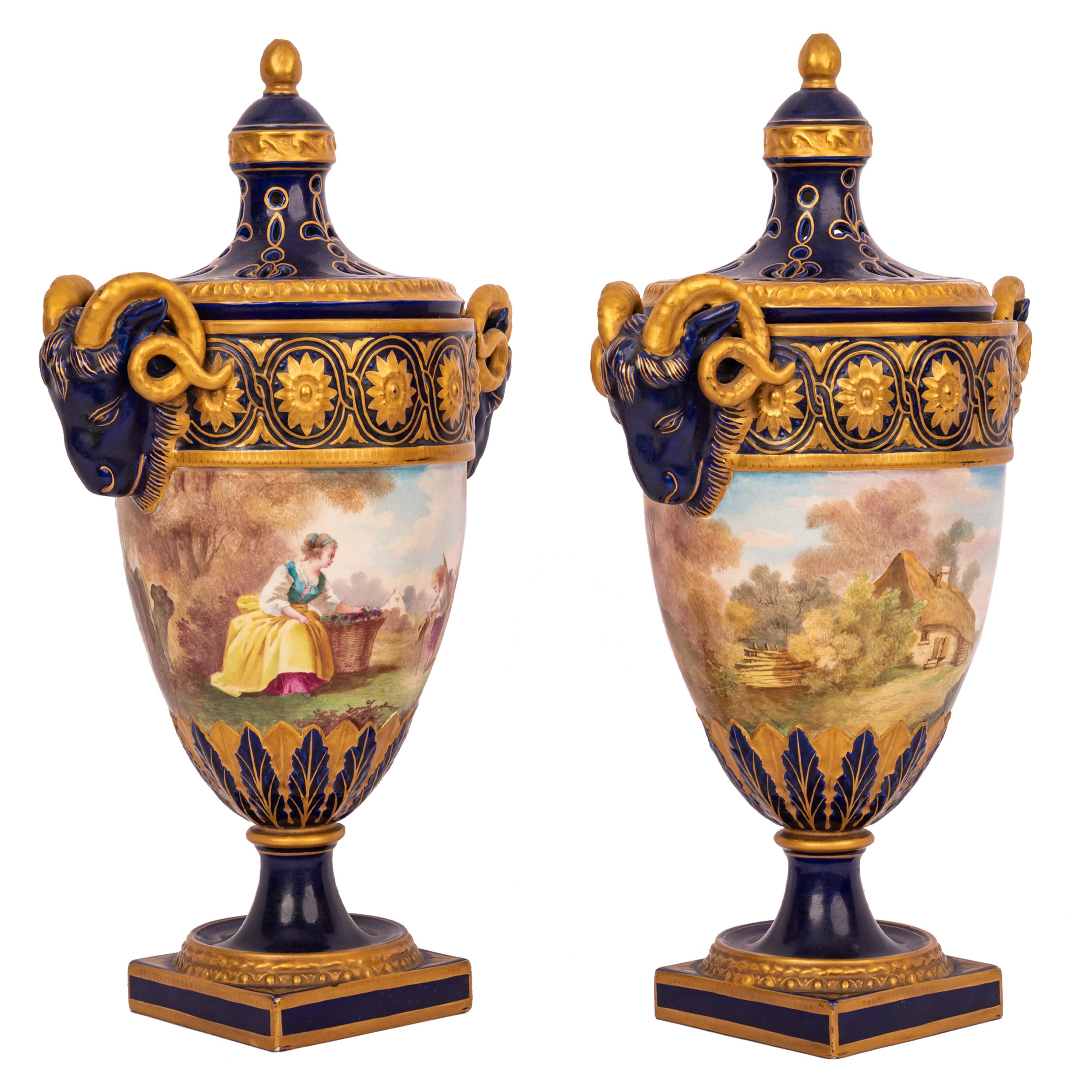 Paar antike französische Porzellanvasen mit Widderkopf-Deckeln und Urnen, PotPourri Veuve Perrin (Neurokoko) im Angebot