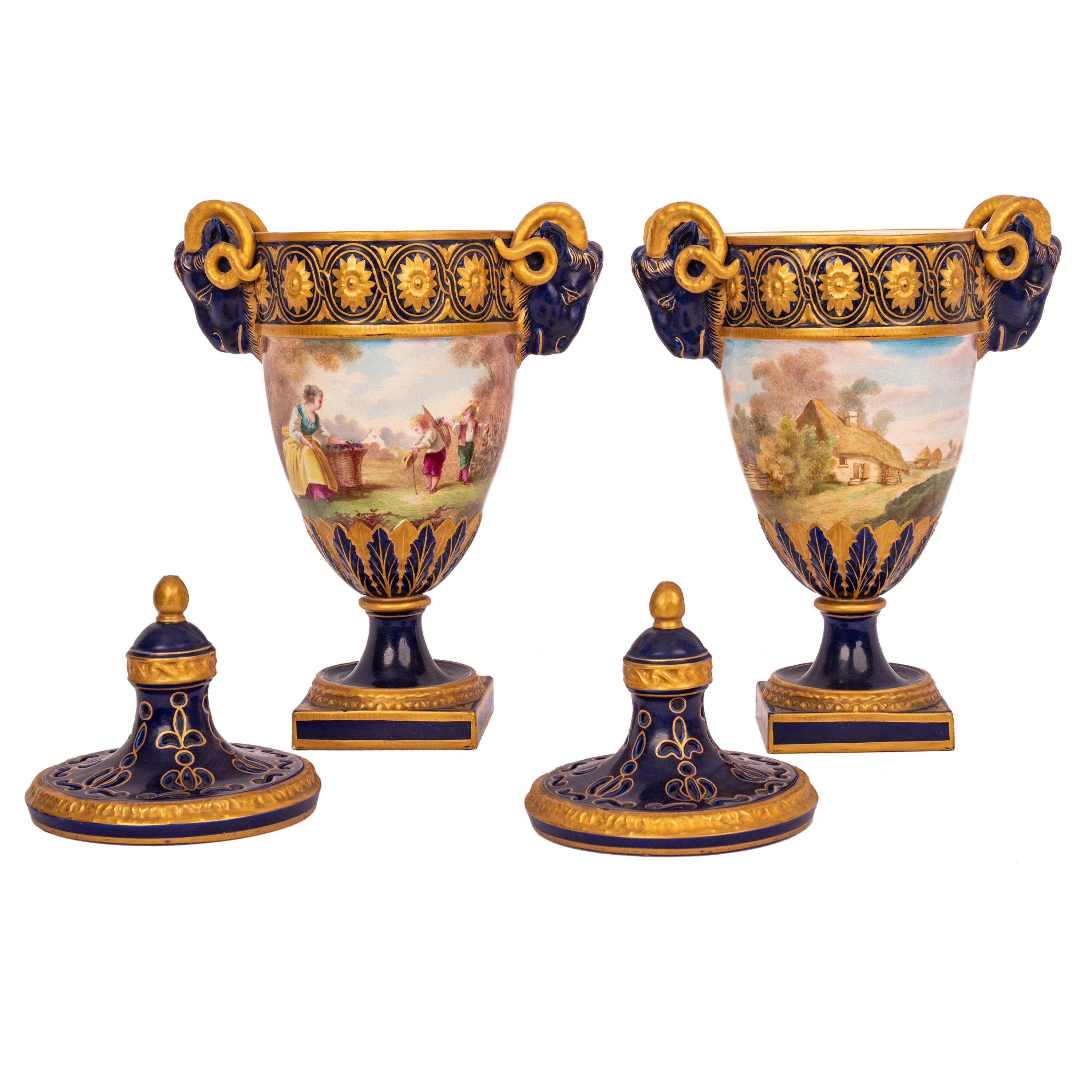Paar antike französische Porzellanvasen mit Widderkopf-Deckeln und Urnen, PotPourri Veuve Perrin im Zustand „Gut“ im Angebot in Portland, OR