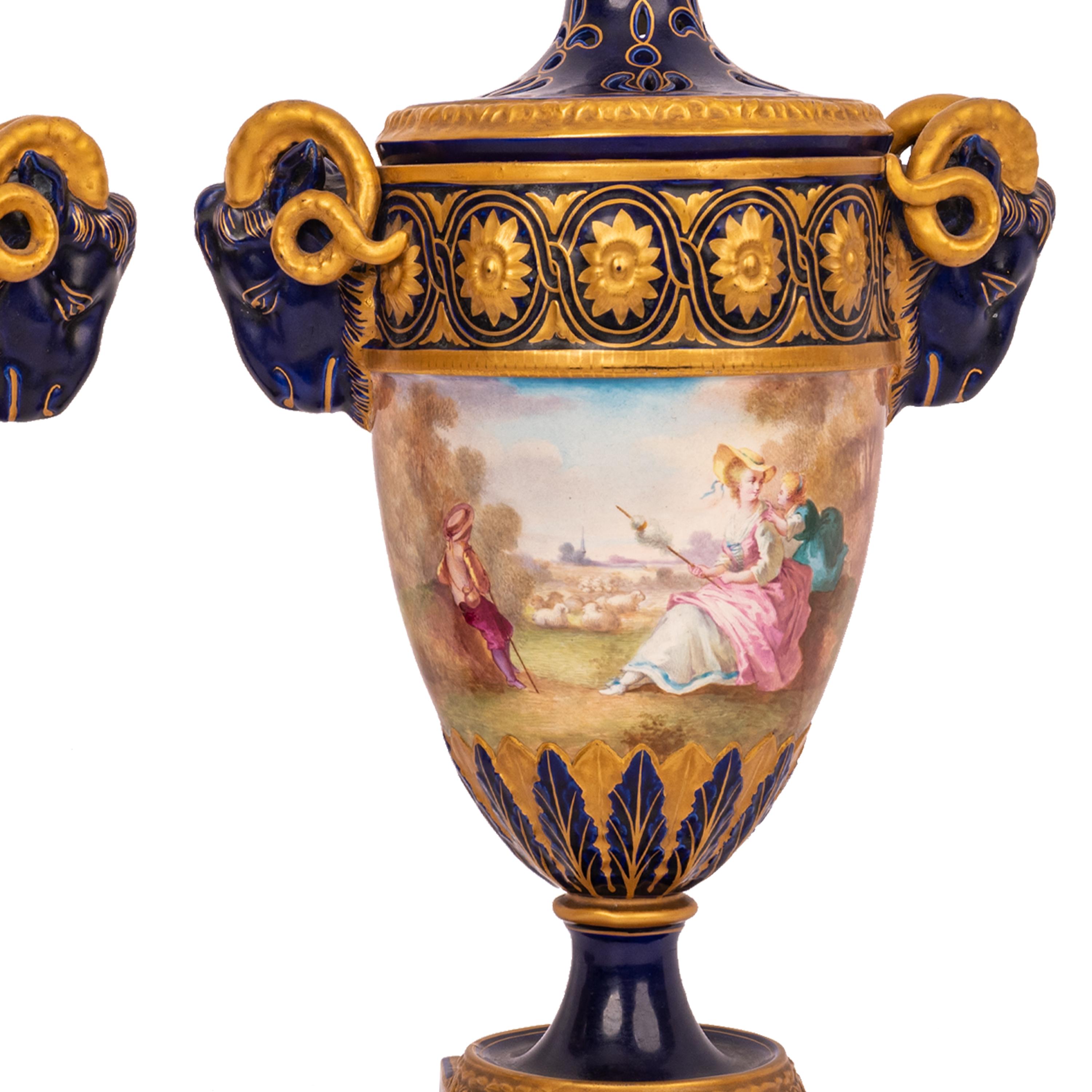 Coppia Antique French Porcelain Rams Head lidded Vases Urns PotPourri Veuve Perrin in vendita 1