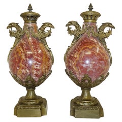 Paire d'urnes cassolettes anciennes françaises en marbre rouge Empire 1880