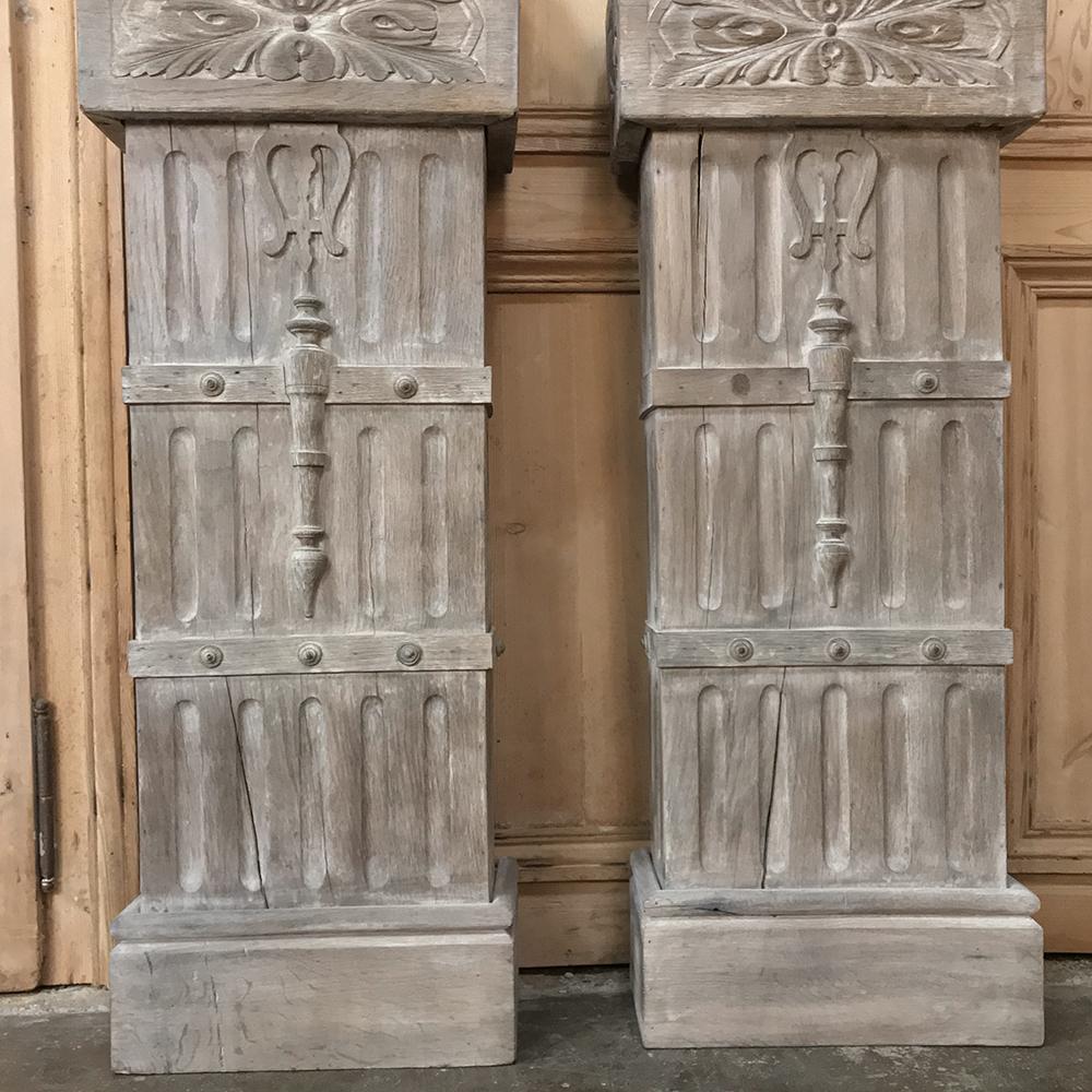 Late 19th Century Pair of Architectural Corinthian Weathered Oak Hand Carved Columns, circa 1890
