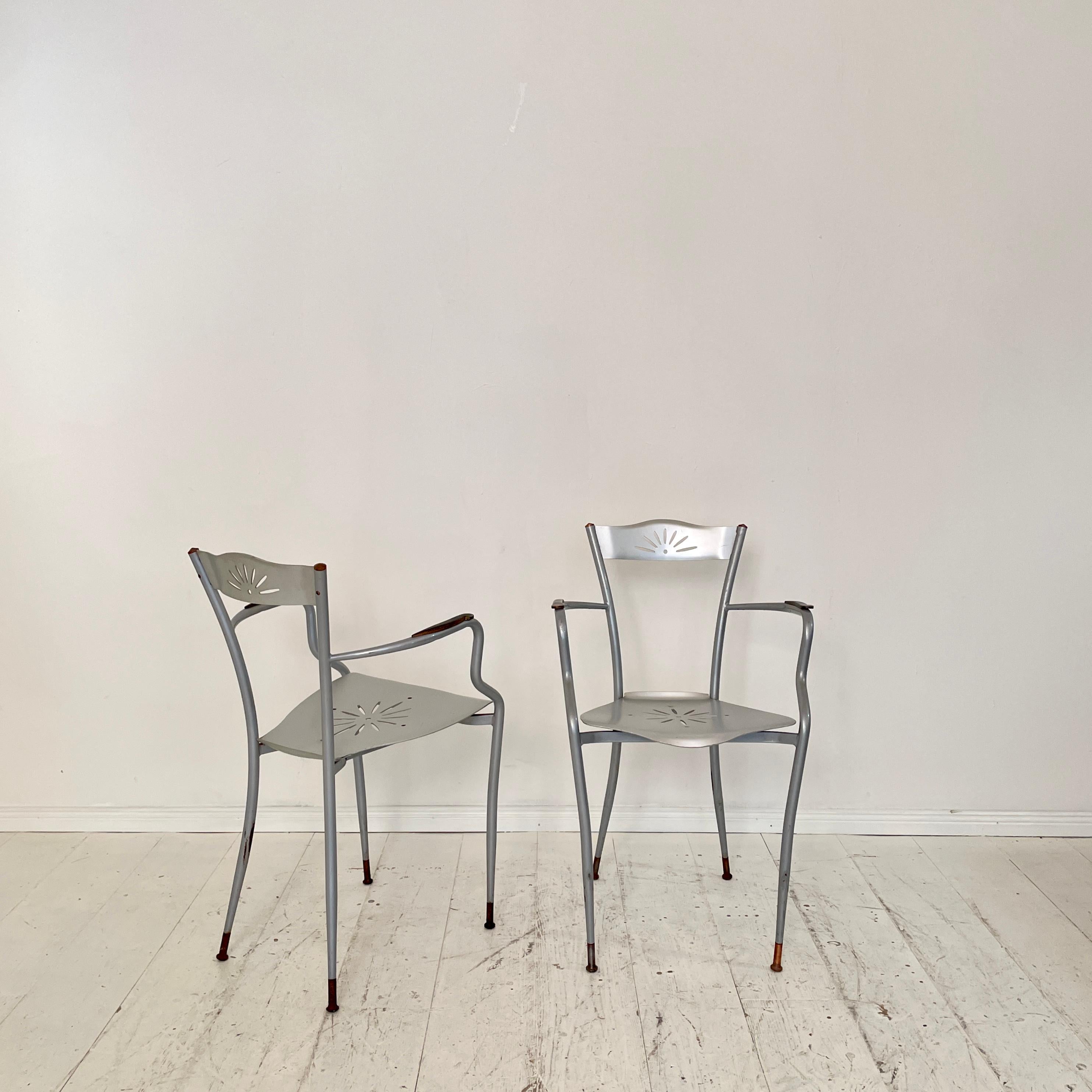 Französische Sessel aus Metall und Kupfer, um 1980, Paar (Ende des 20. Jahrhunderts) im Angebot