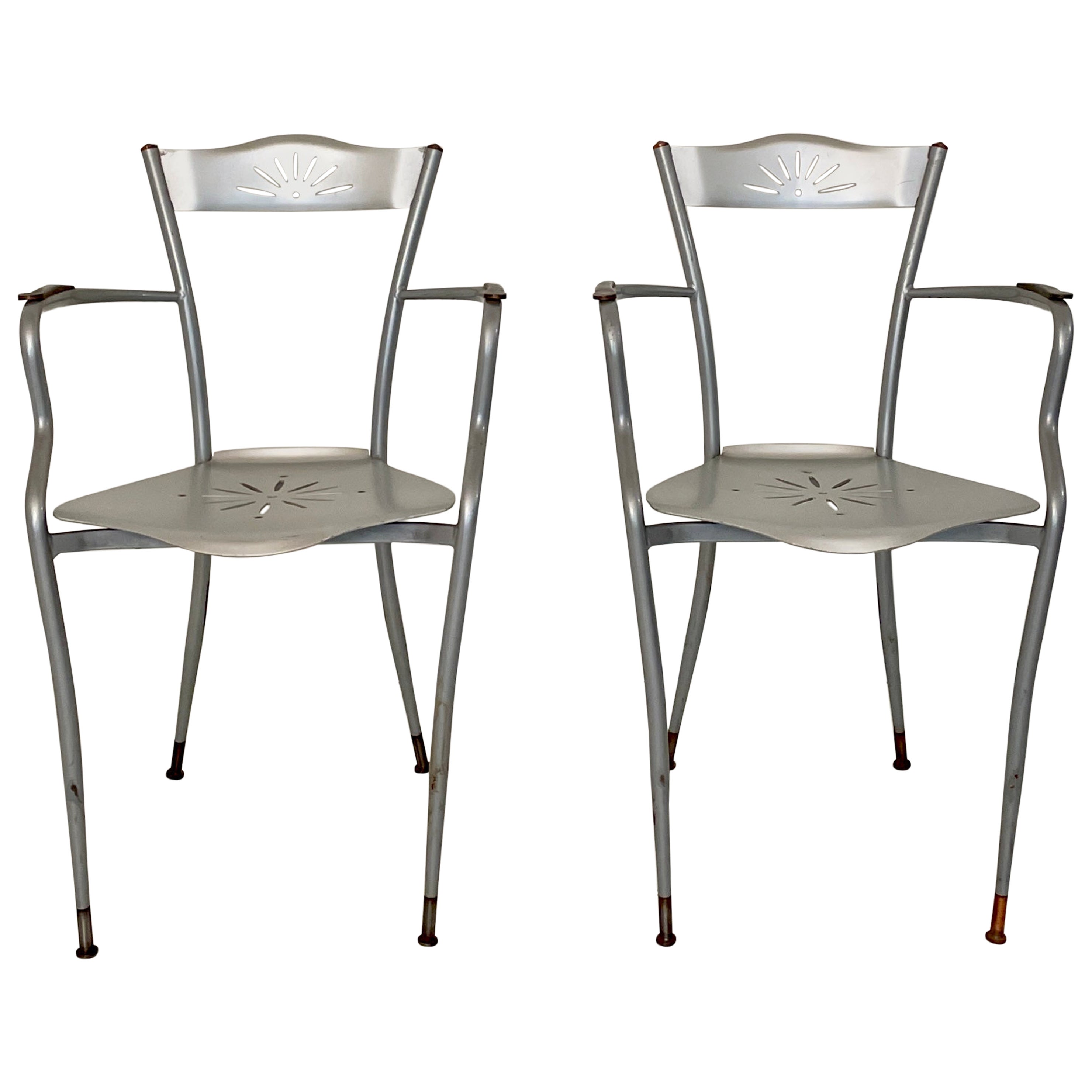 Paire de fauteuils français en métal et cuivre, vers 1980