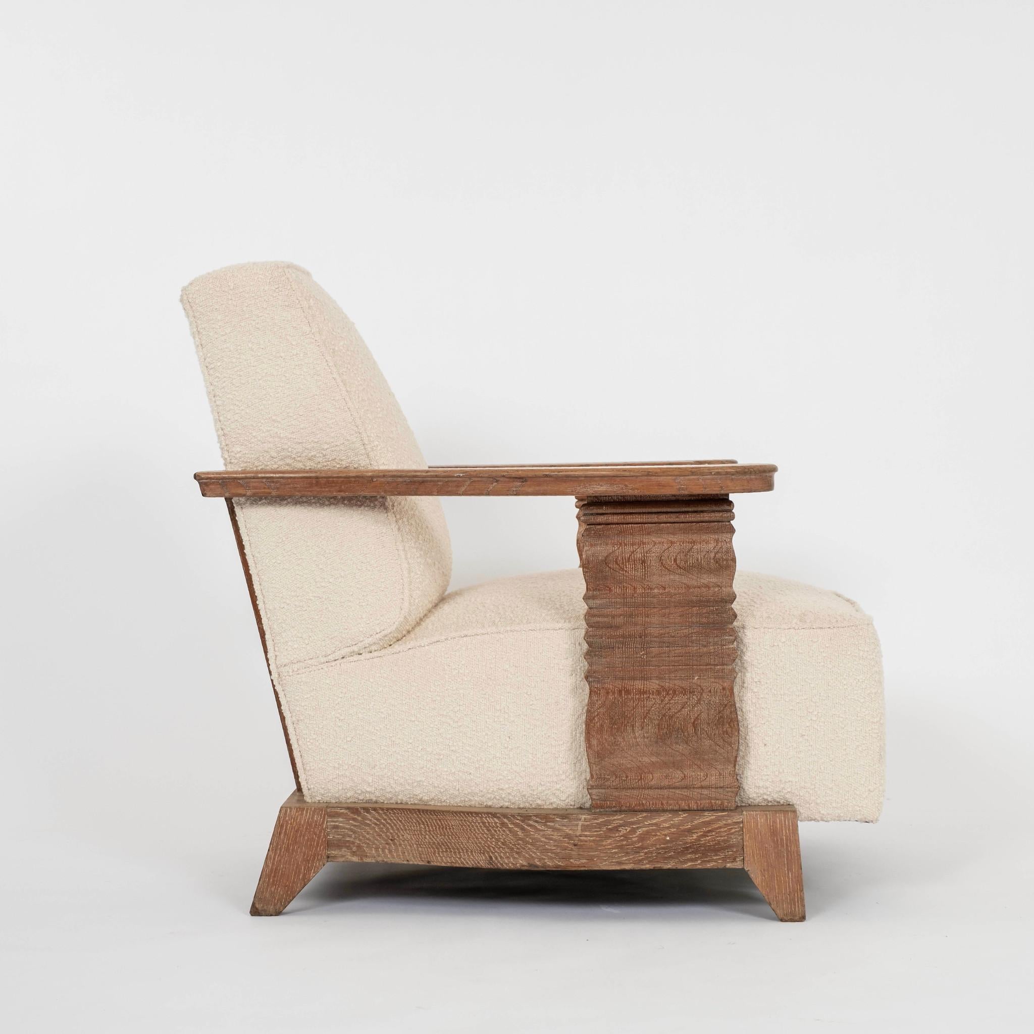 20ième siècle Paire de fauteuils de salon en chêne blanc cérusé Art Déco français en vente